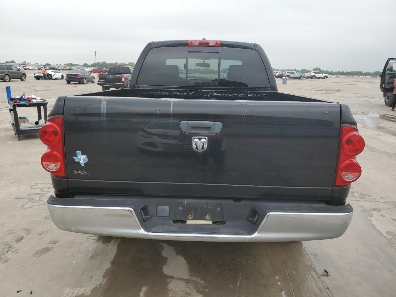 Photo 5 VIN: 1D7HA18258J236344 - DODGE RAM 