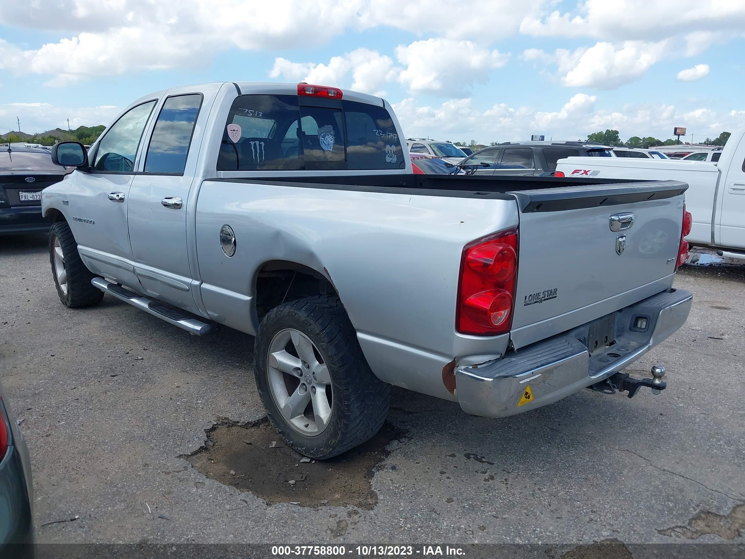 Photo 2 VIN: 1D7HA18267S131319 - DODGE RAM 