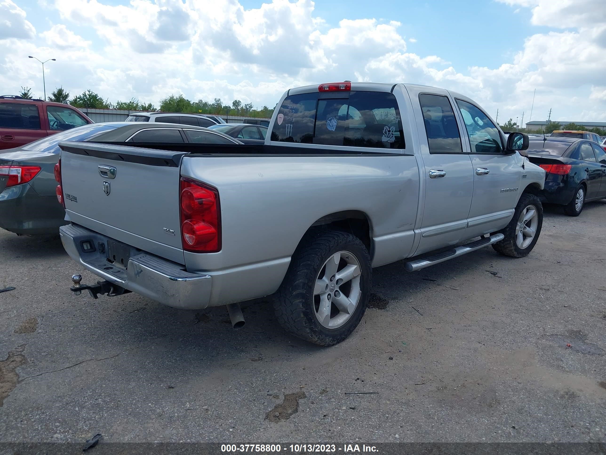 Photo 3 VIN: 1D7HA18267S131319 - DODGE RAM 