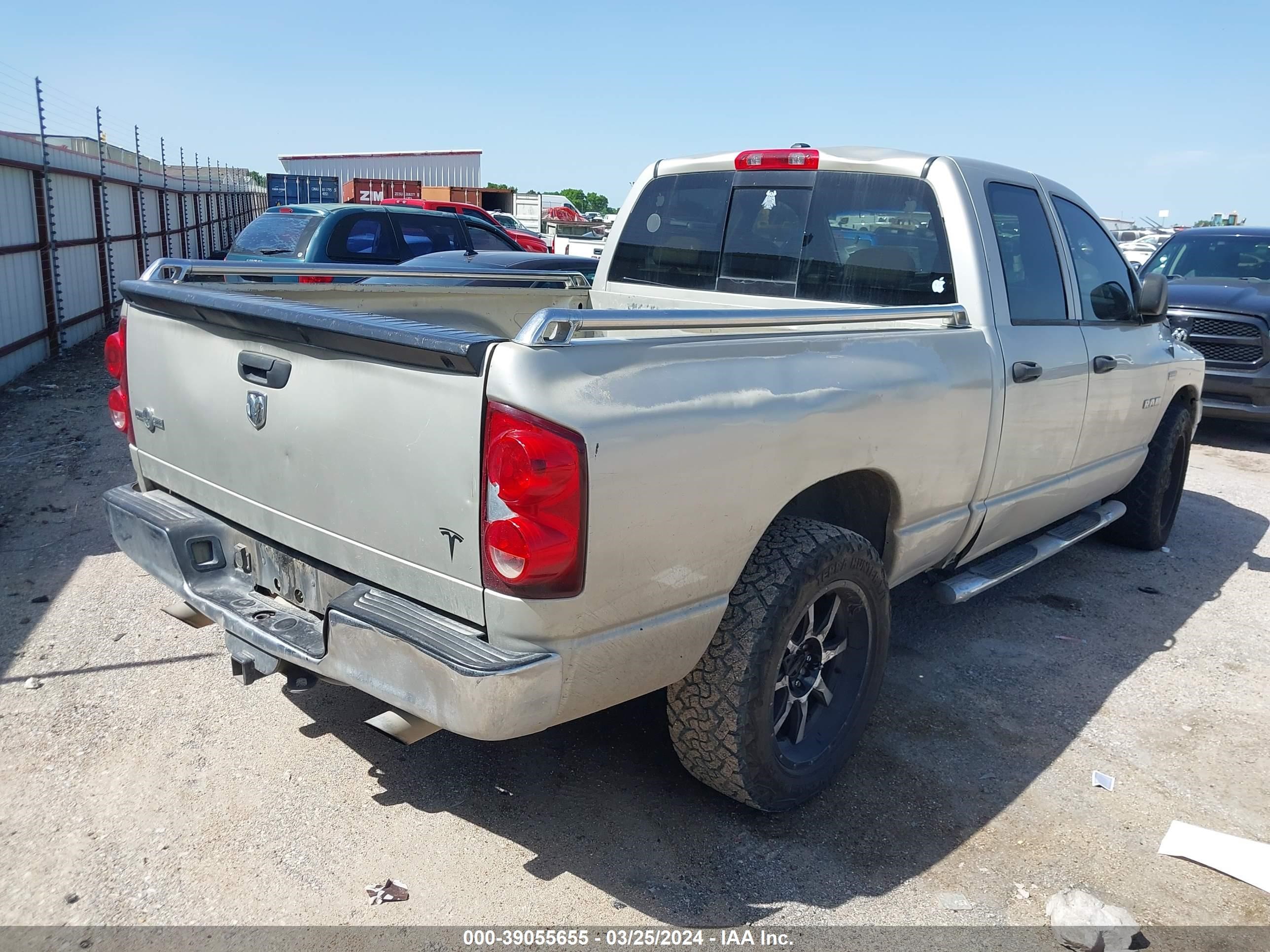 Photo 3 VIN: 1D7HA18288J241974 - DODGE RAM 