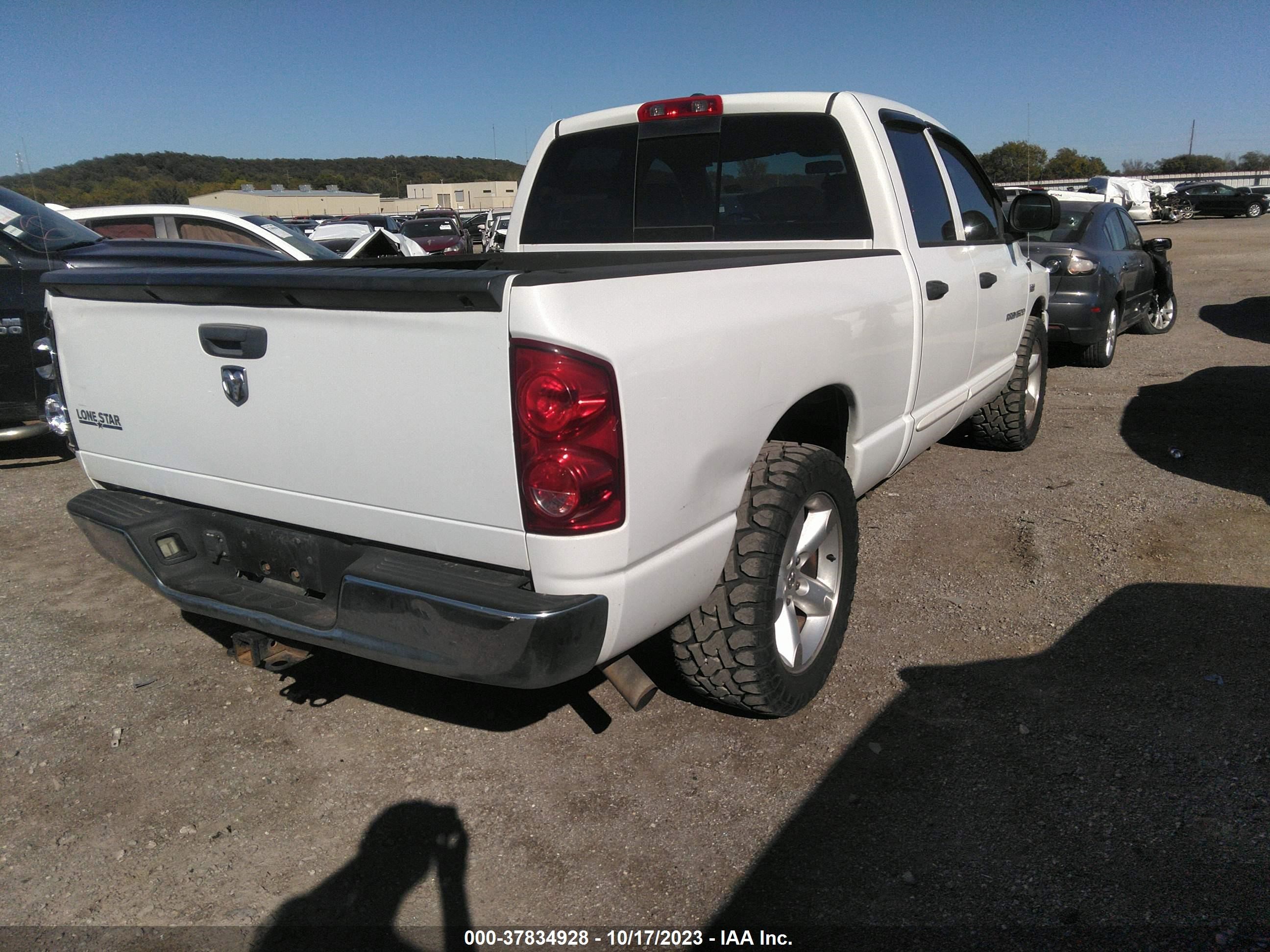 Photo 3 VIN: 1D7HA182X7J501774 - DODGE RAM 