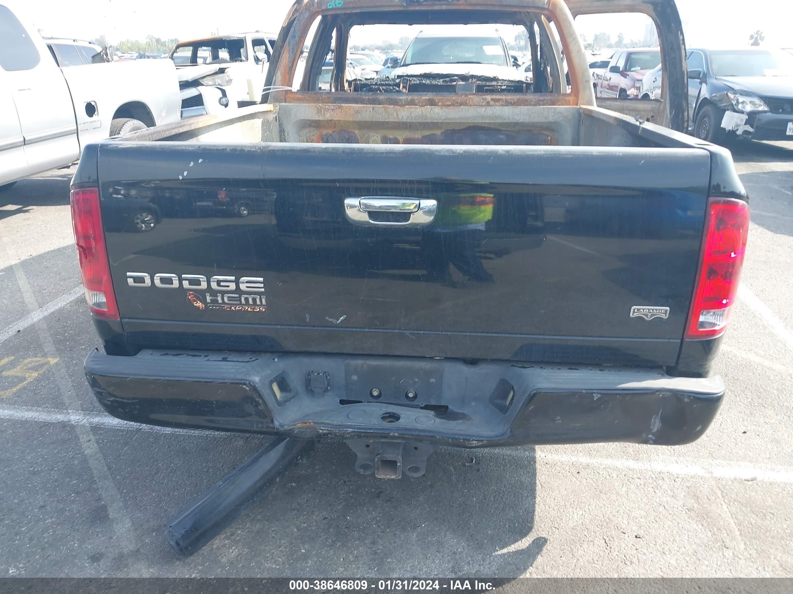 Photo 14 VIN: 1D7HA18D03S304392 - DODGE RAM 