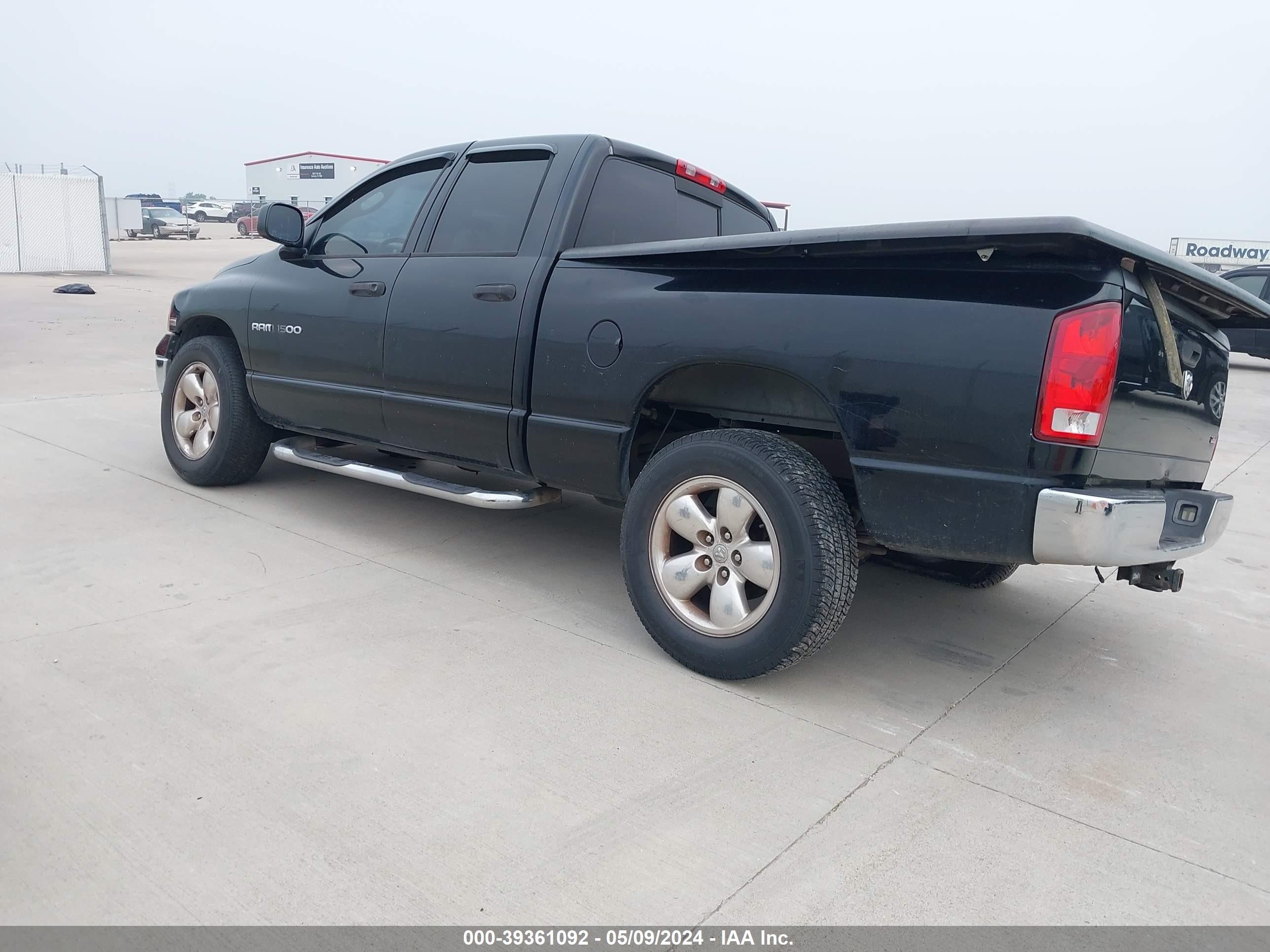 Photo 2 VIN: 1D7HA18D05S228935 - DODGE RAM 