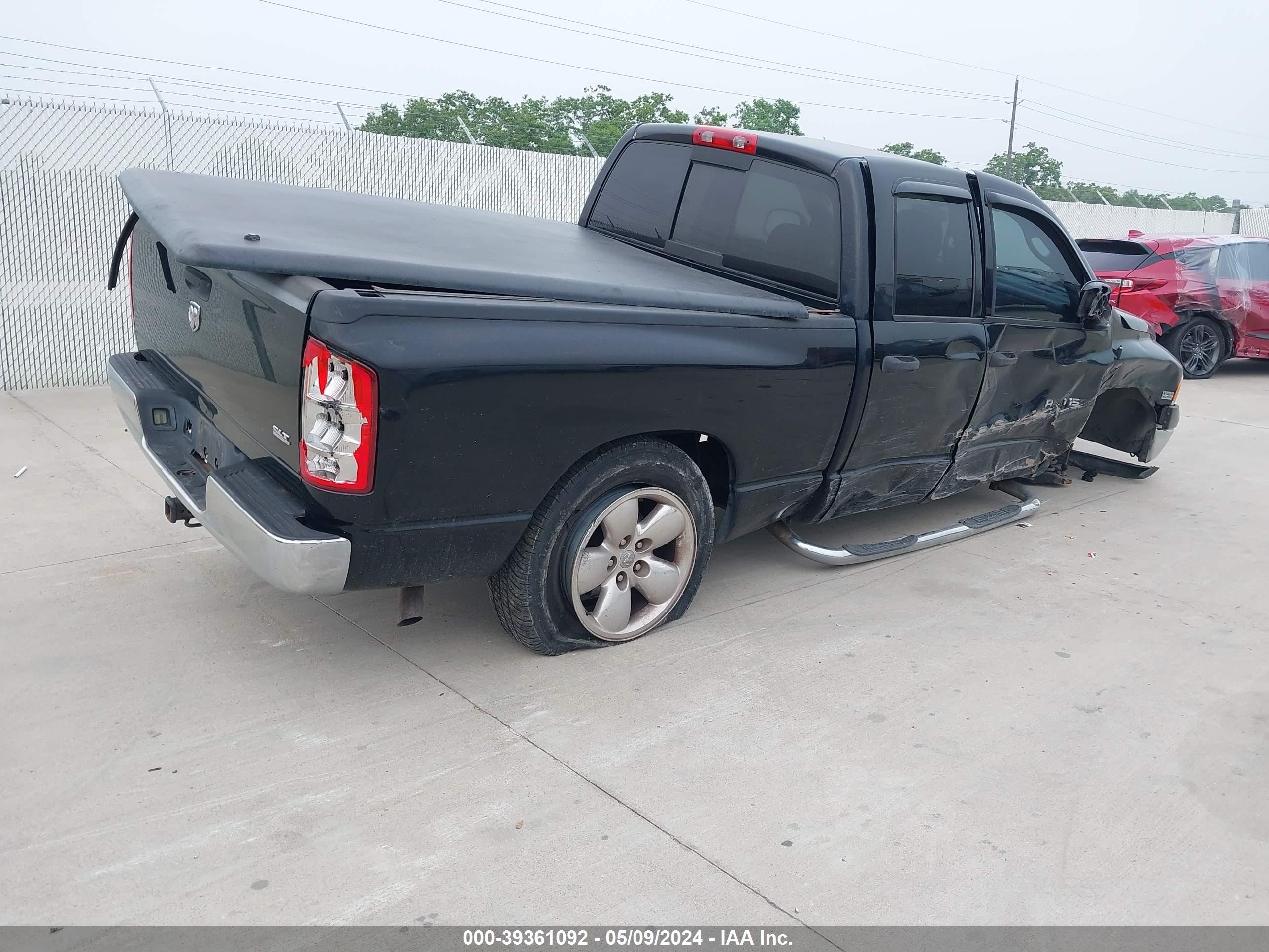 Photo 3 VIN: 1D7HA18D05S228935 - DODGE RAM 