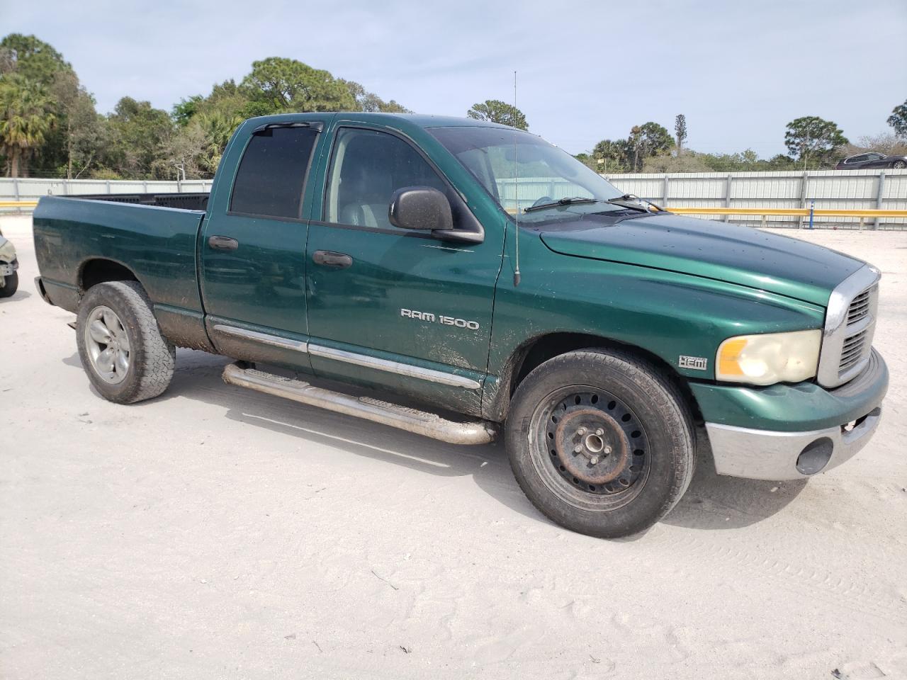 Photo 3 VIN: 1D7HA18D24S543816 - DODGE RAM 