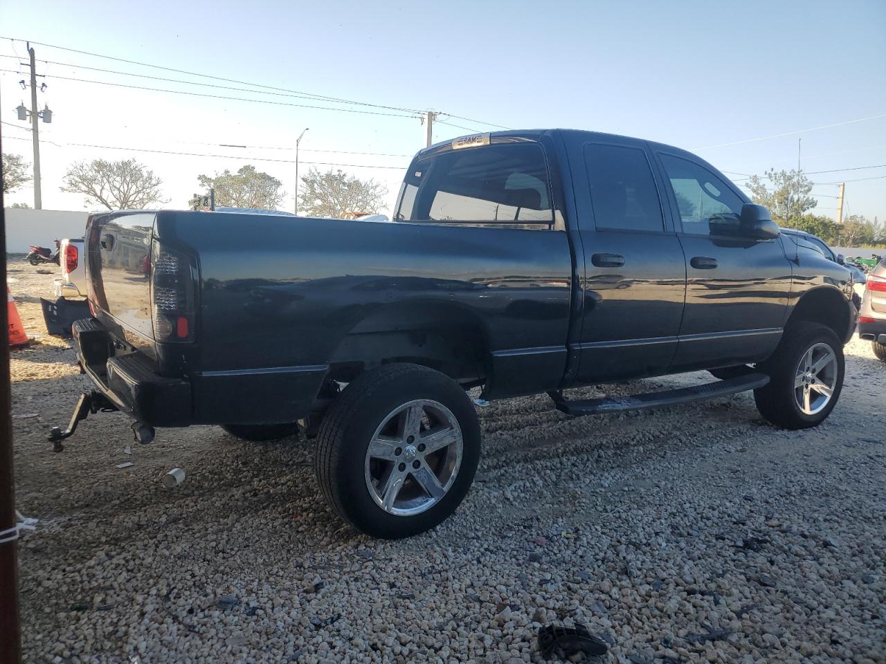 Photo 2 VIN: 1D7HA18D24S571910 - DODGE RAM 