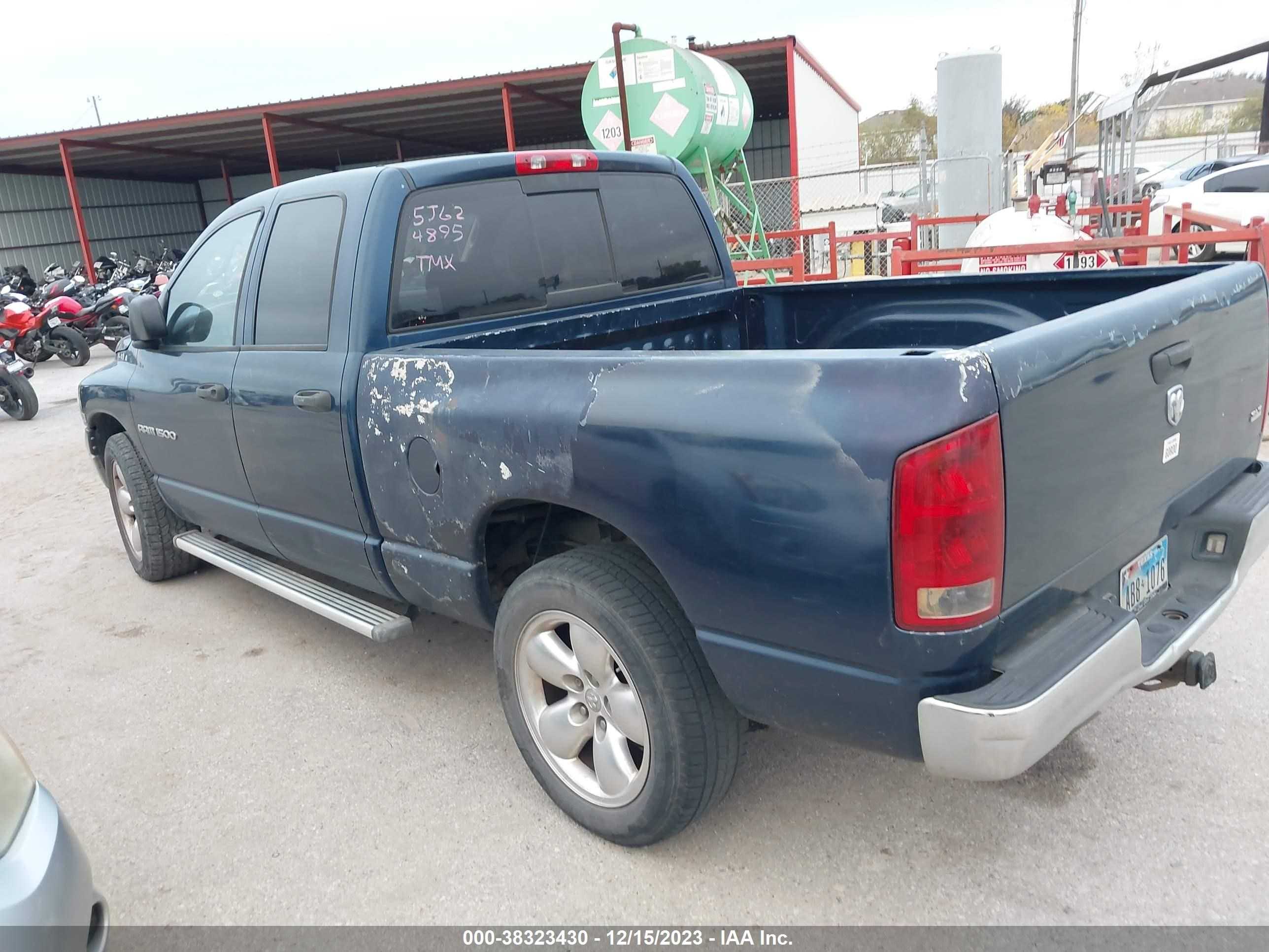 Photo 2 VIN: 1D7HA18D35J624895 - DODGE RAM 