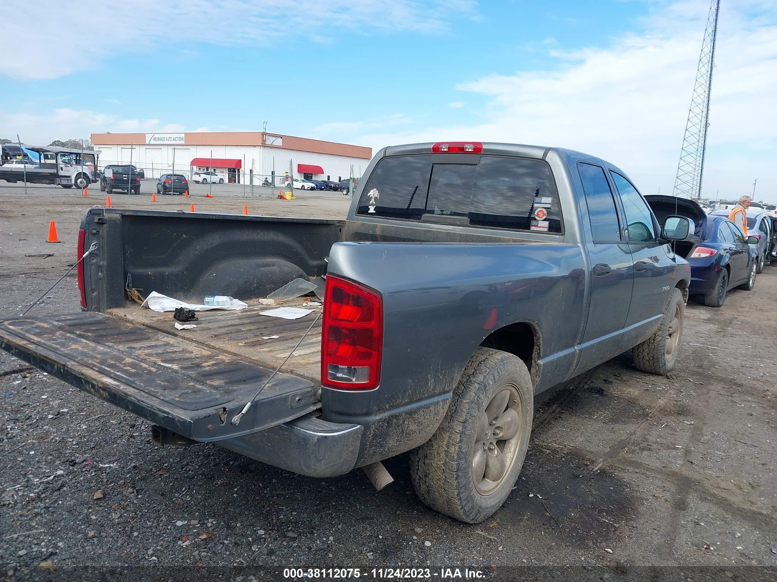 Photo 3 VIN: 1D7HA18D45S153916 - DODGE RAM 