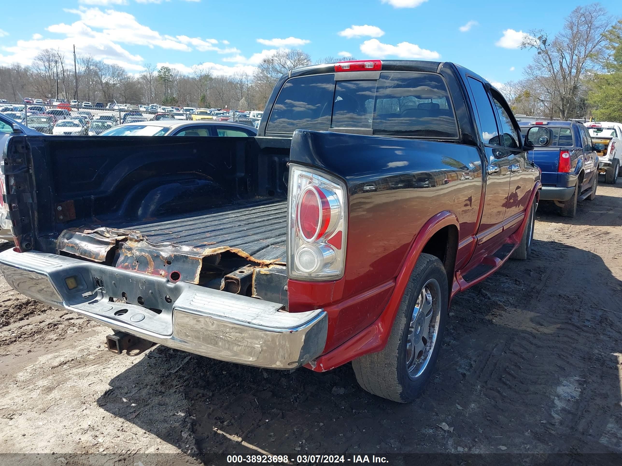 Photo 3 VIN: 1D7HA18D45S173325 - DODGE RAM 