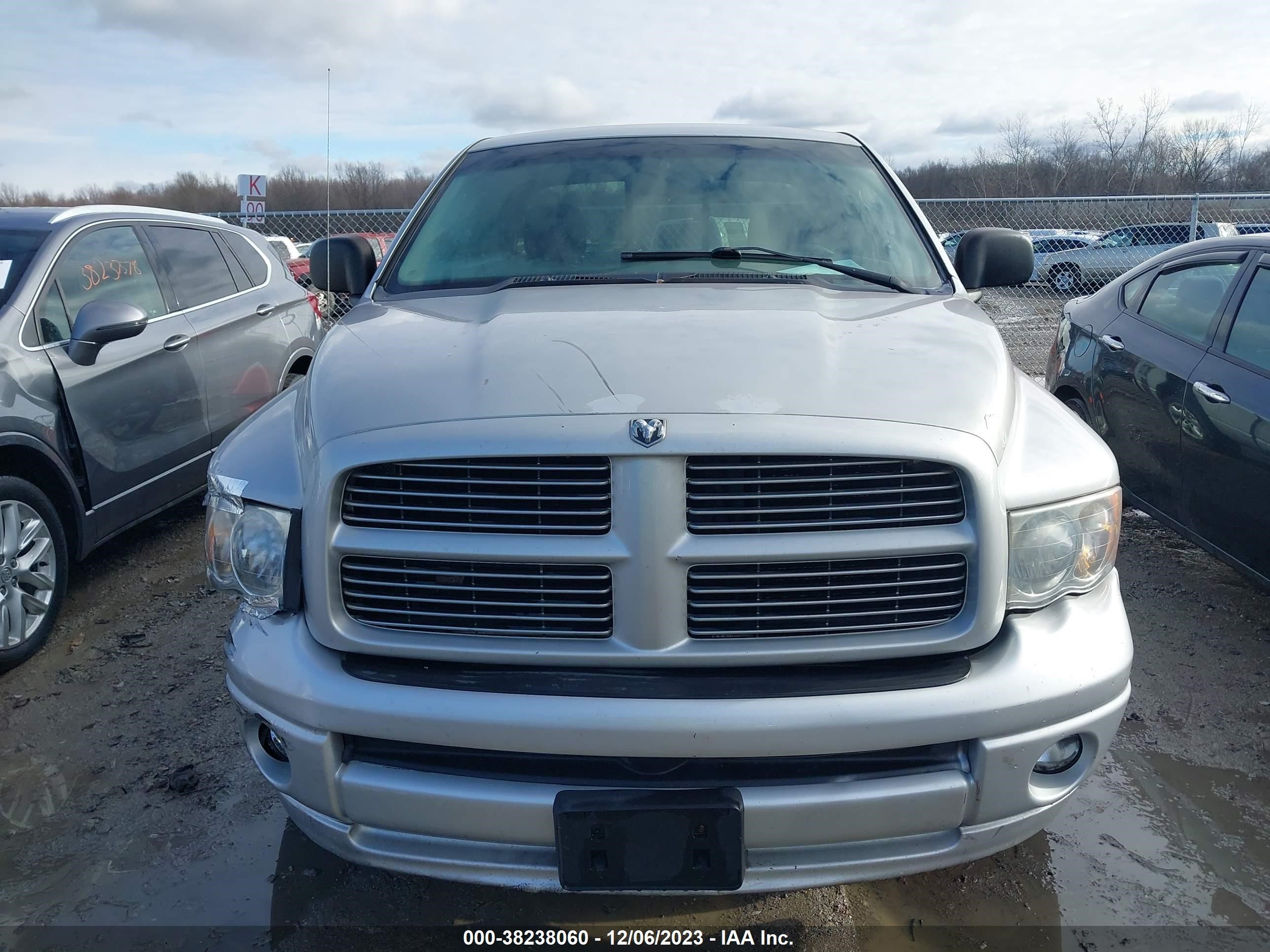 Photo 11 VIN: 1D7HA18D53S371036 - DODGE RAM 