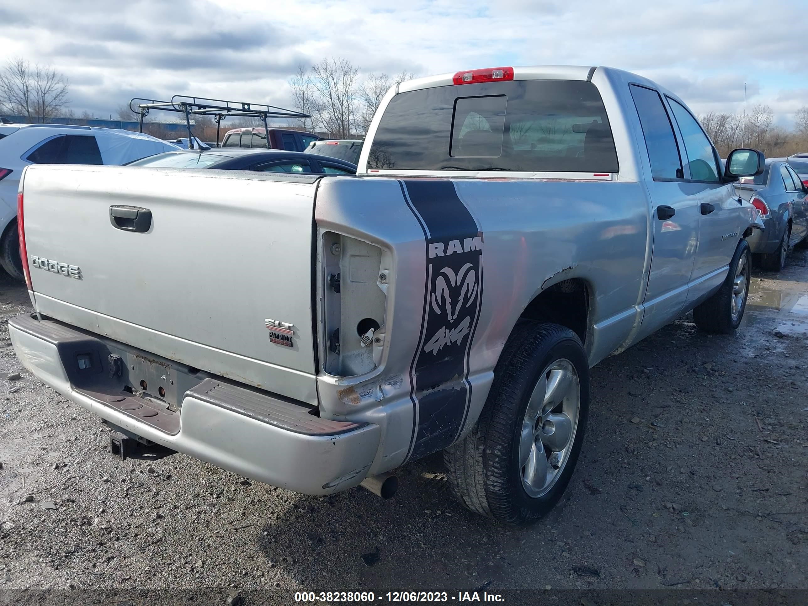 Photo 3 VIN: 1D7HA18D53S371036 - DODGE RAM 