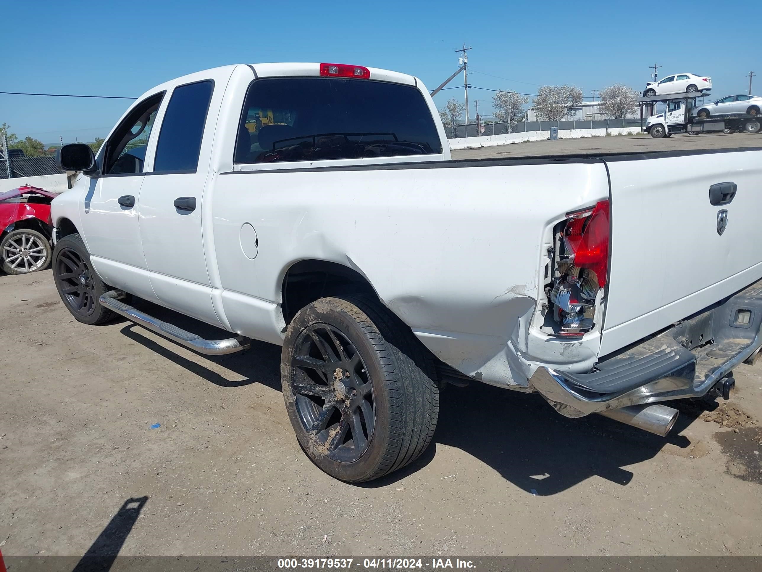 Photo 2 VIN: 1D7HA18D65J625409 - DODGE RAM 