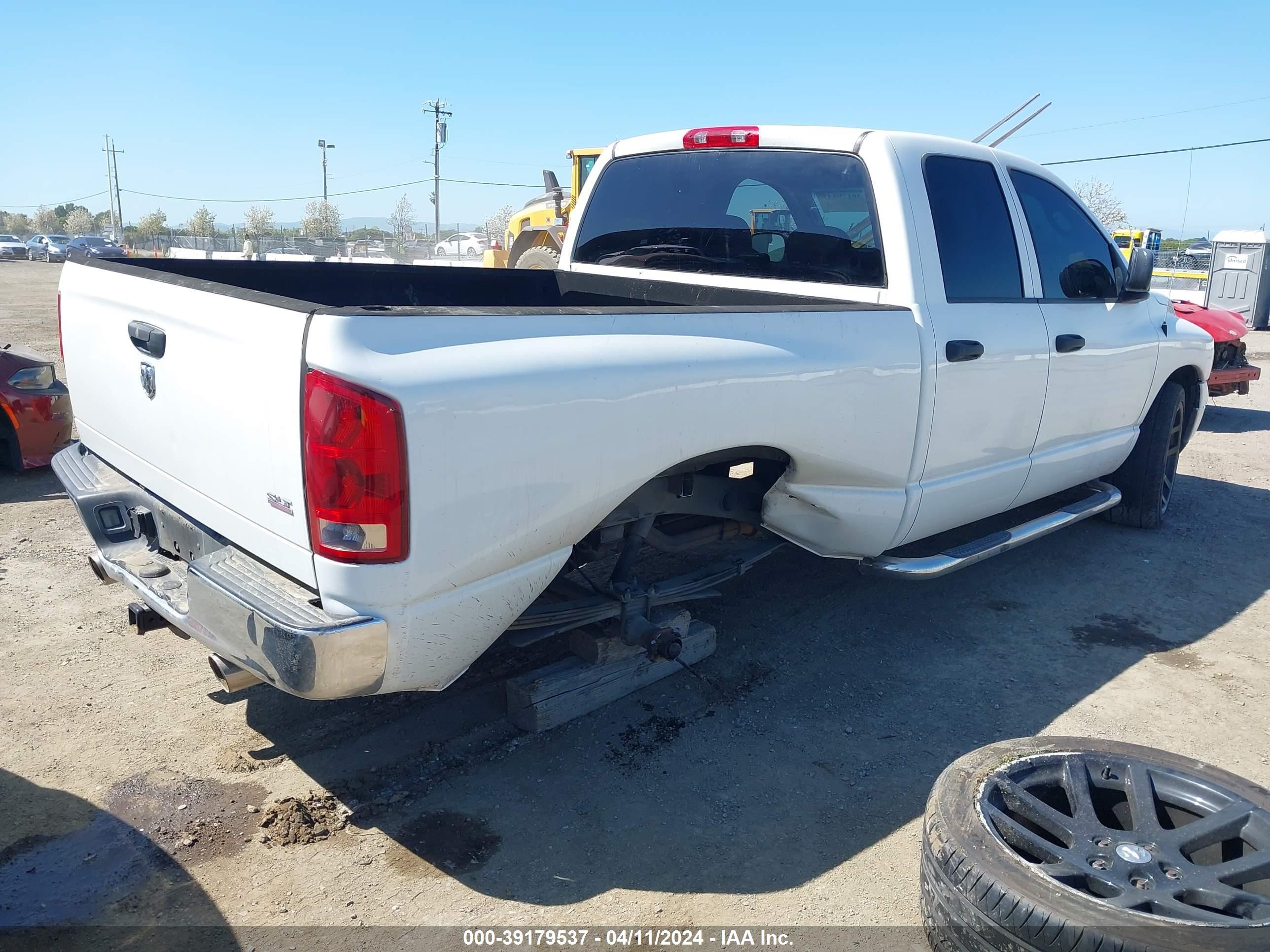 Photo 3 VIN: 1D7HA18D65J625409 - DODGE RAM 