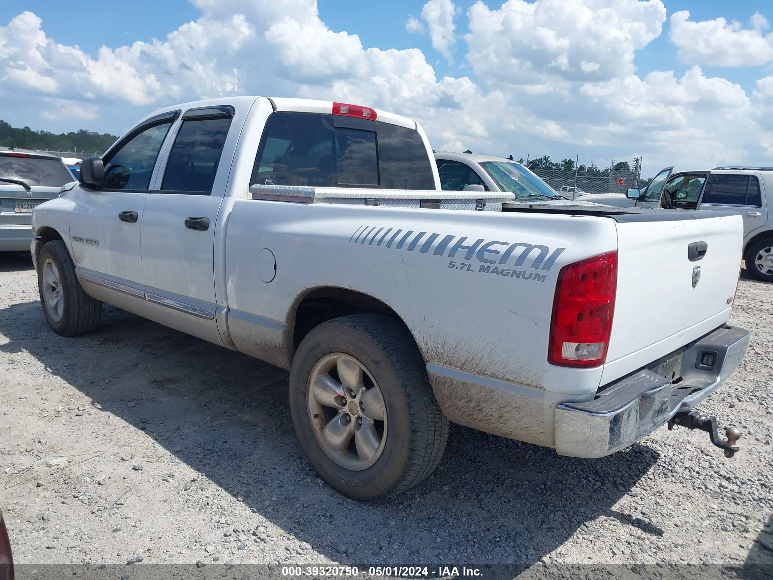 Photo 2 VIN: 1D7HA18D85S246647 - DODGE RAM 