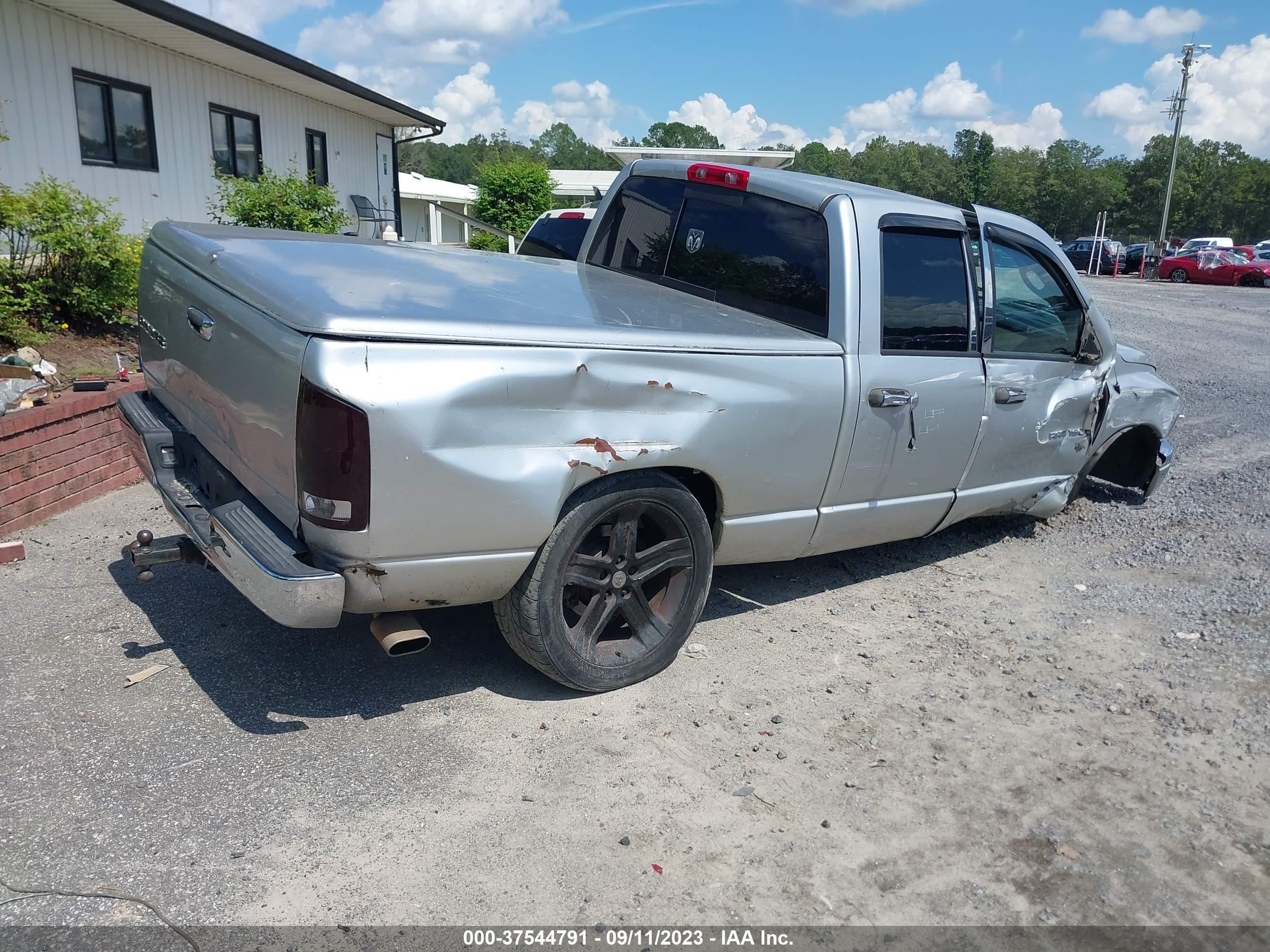 Photo 3 VIN: 1D7HA18D94J144987 - DODGE RAM 