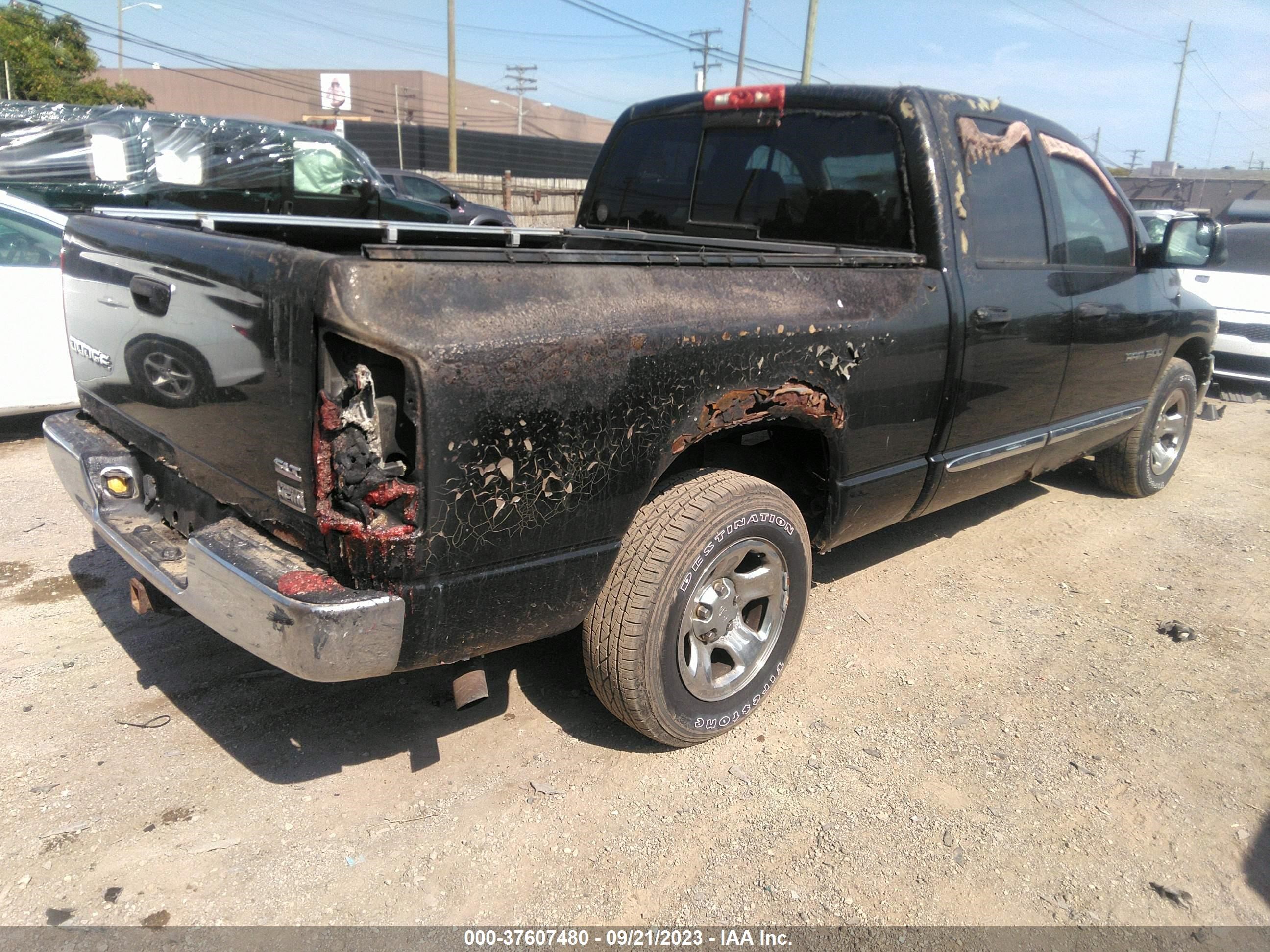 Photo 3 VIN: 1D7HA18D94S668389 - DODGE RAM 