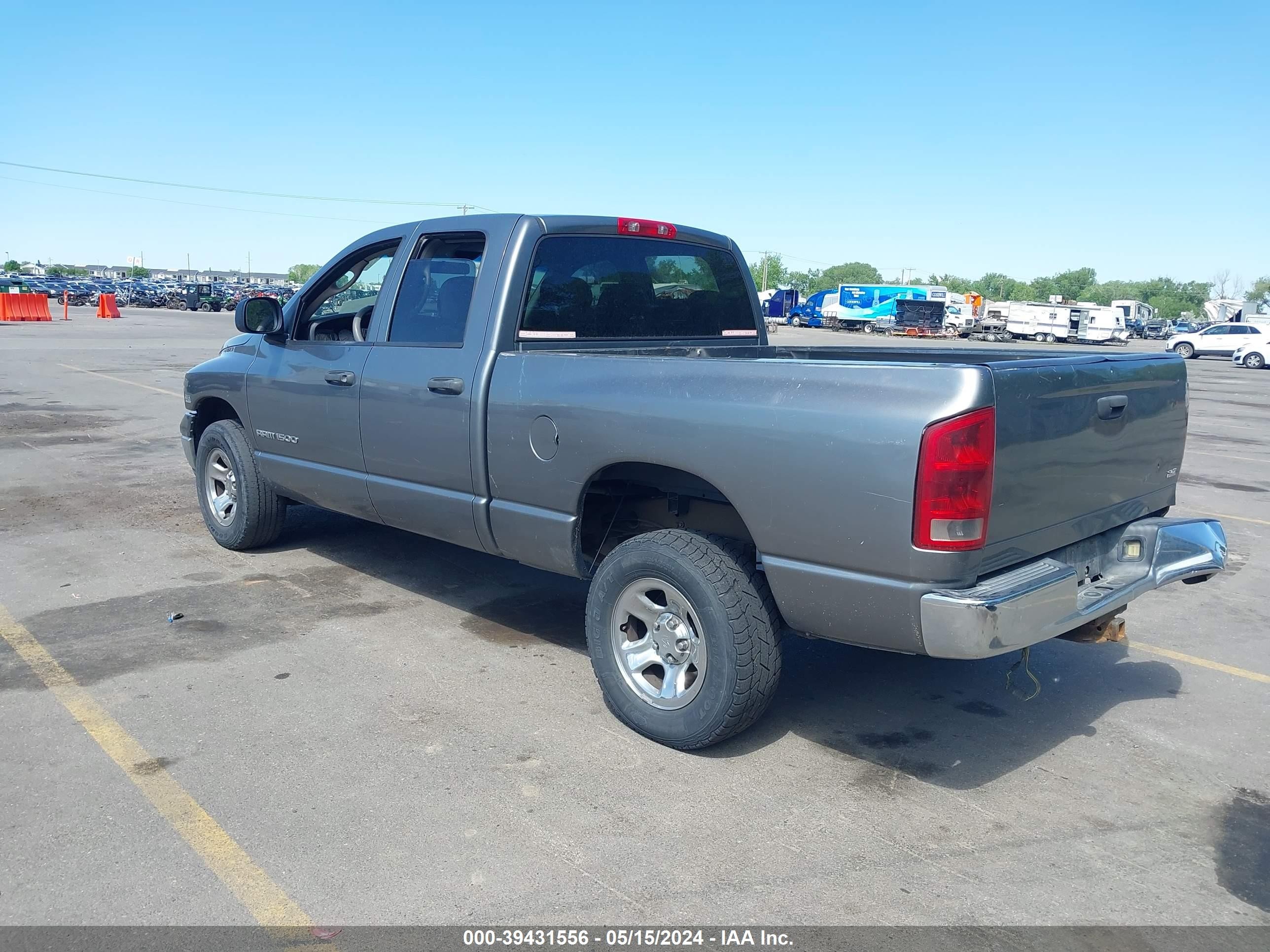 Photo 2 VIN: 1D7HA18D95S129353 - DODGE RAM 