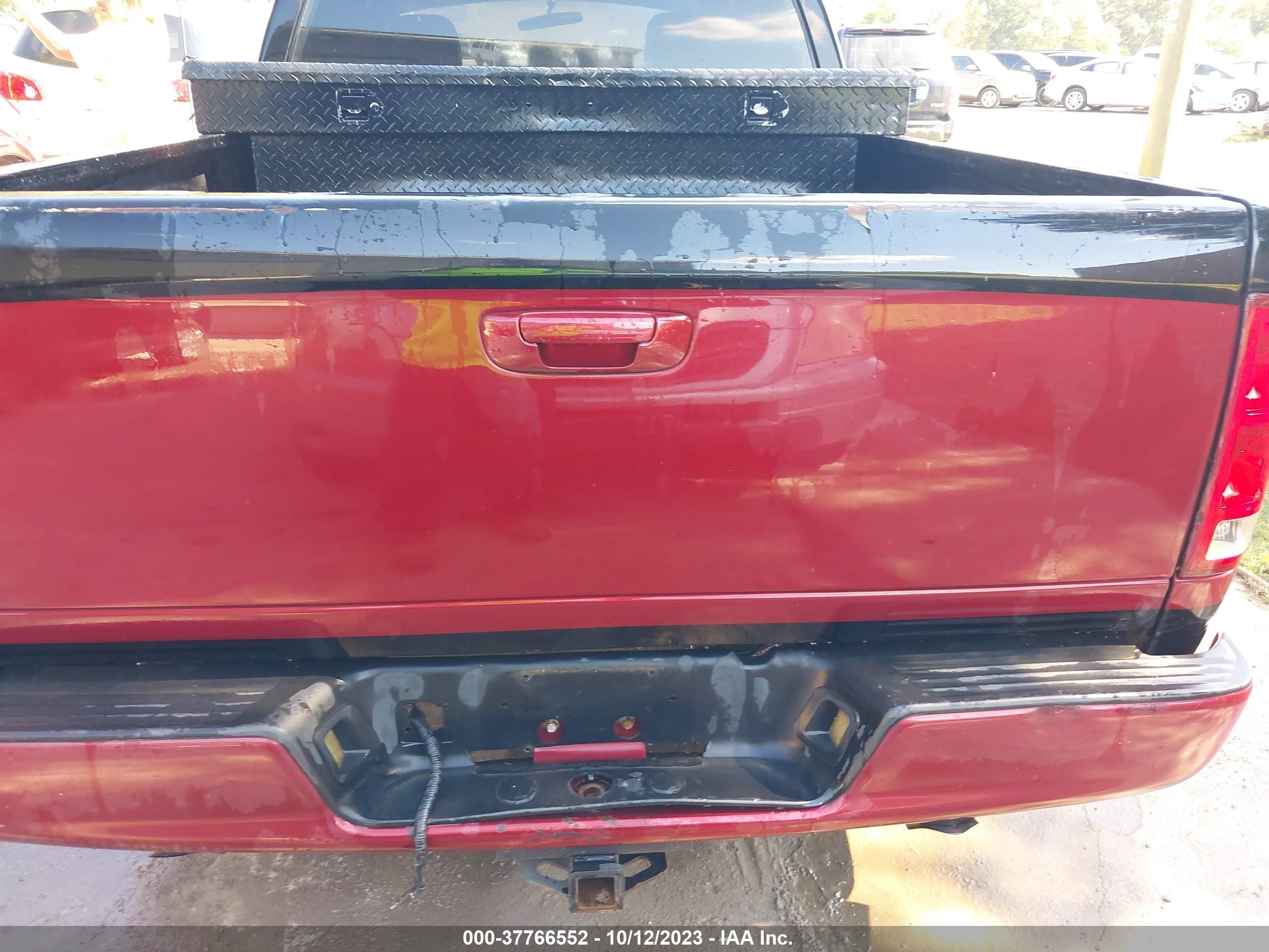 Photo 11 VIN: 1D7HA18DX5J537849 - DODGE RAM 