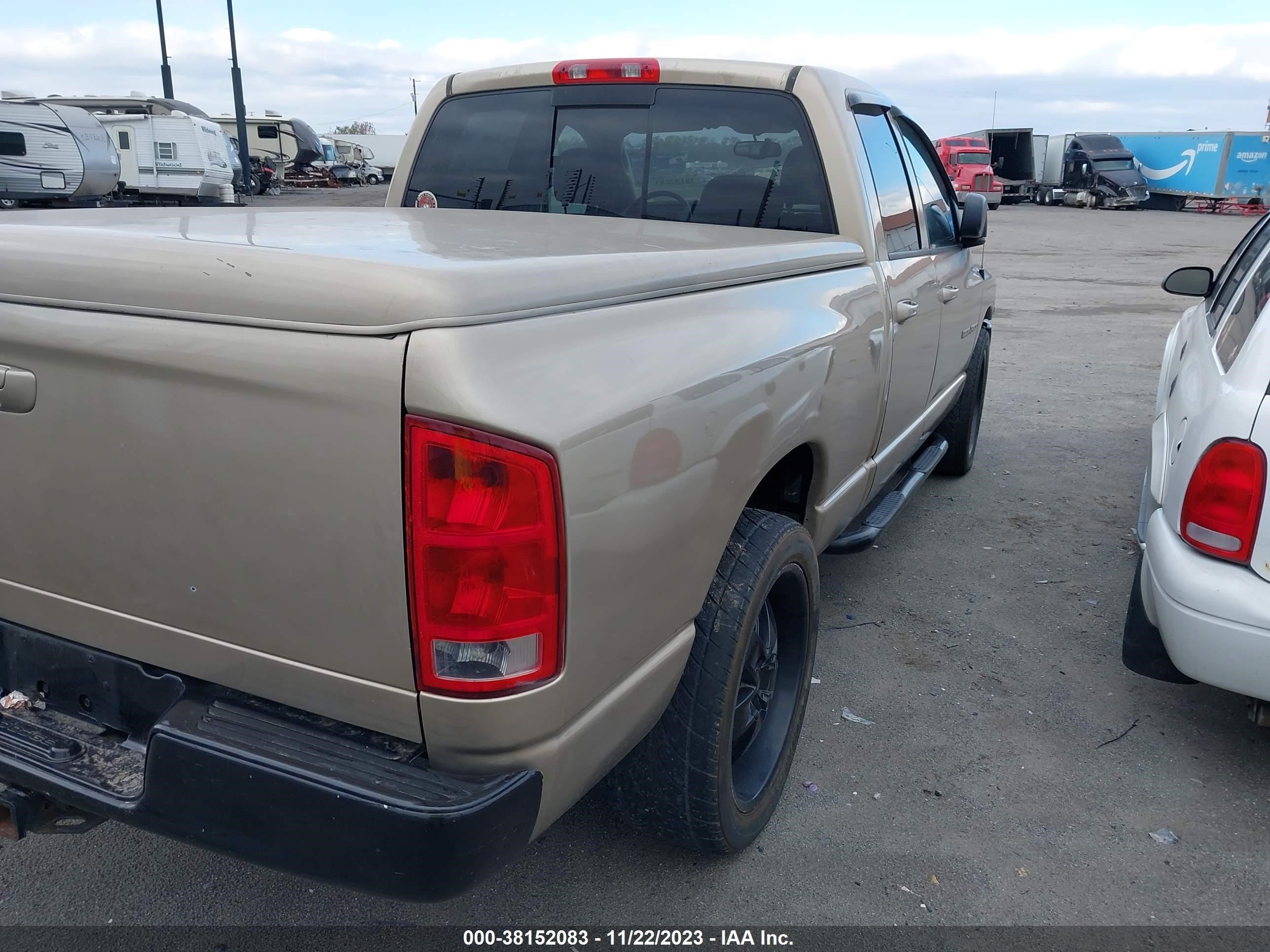 Photo 3 VIN: 1D7HA18DX5S153919 - DODGE RAM 