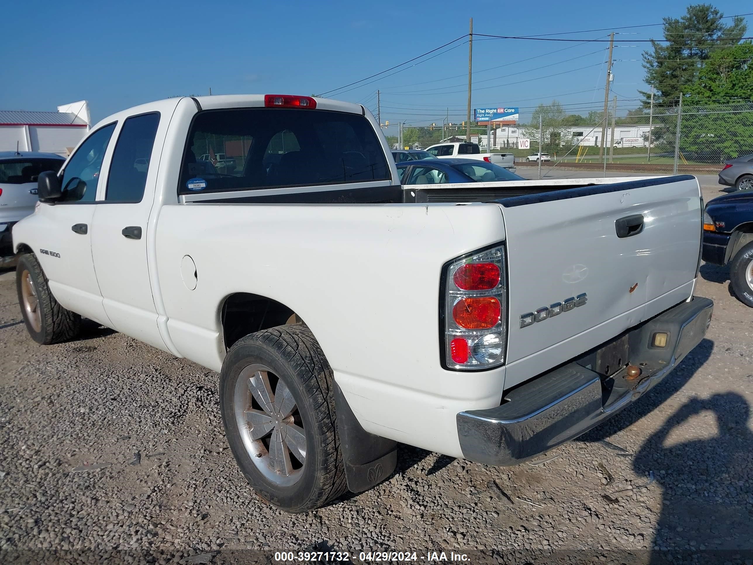 Photo 2 VIN: 1D7HA18K13J536083 - DODGE RAM 