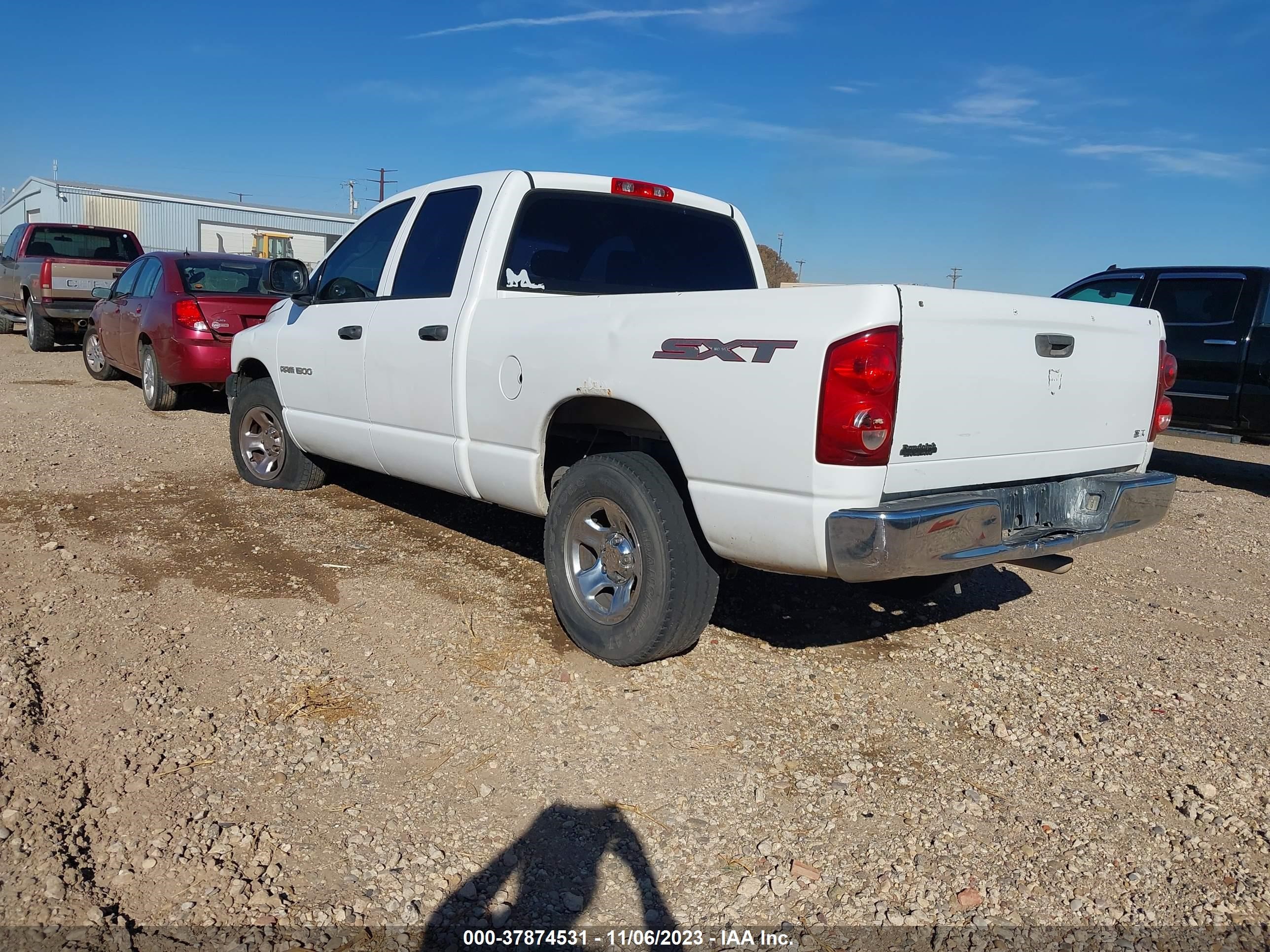 Photo 2 VIN: 1D7HA18K17J530063 - DODGE RAM 