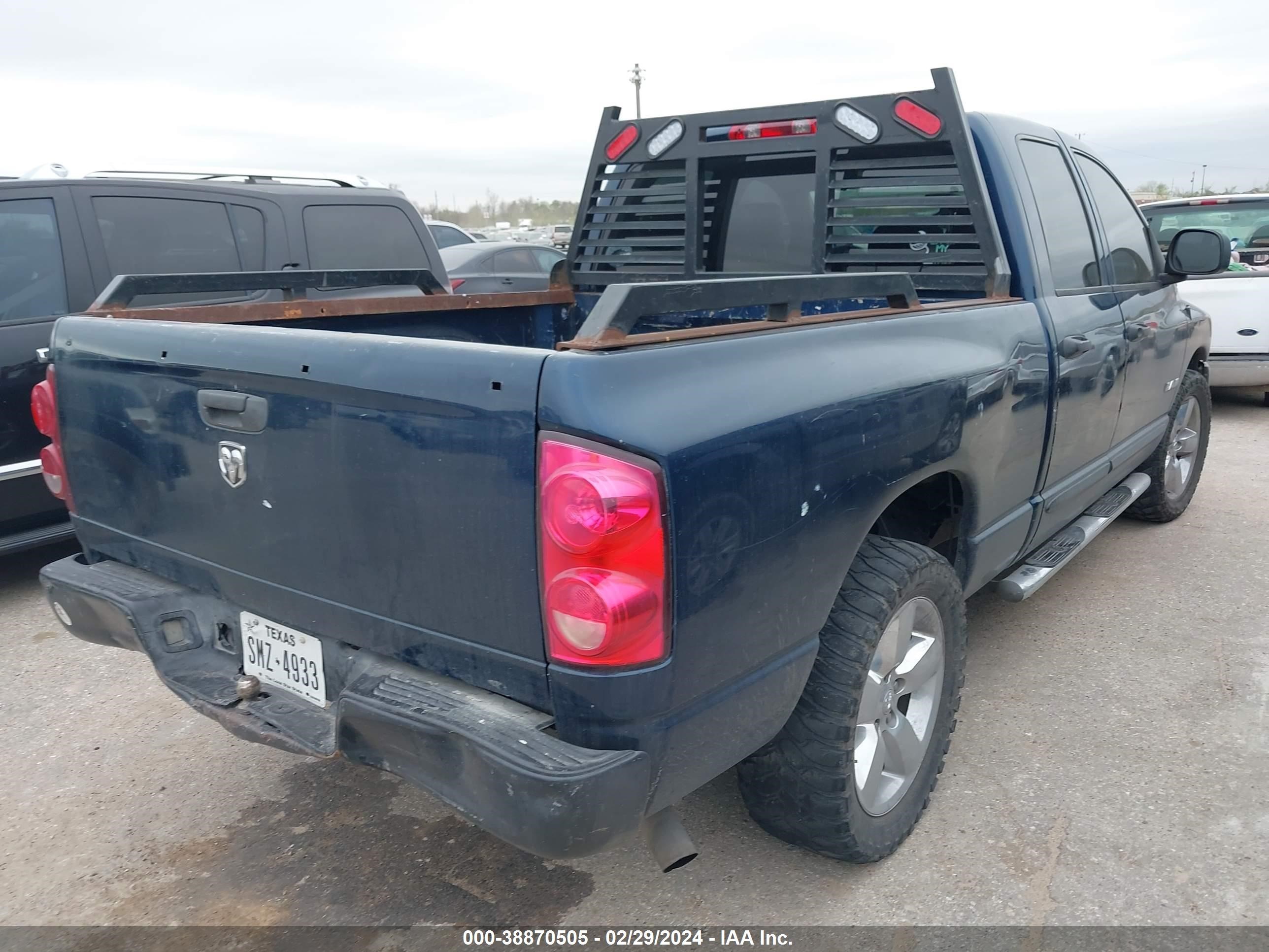 Photo 3 VIN: 1D7HA18K28J104772 - DODGE RAM 