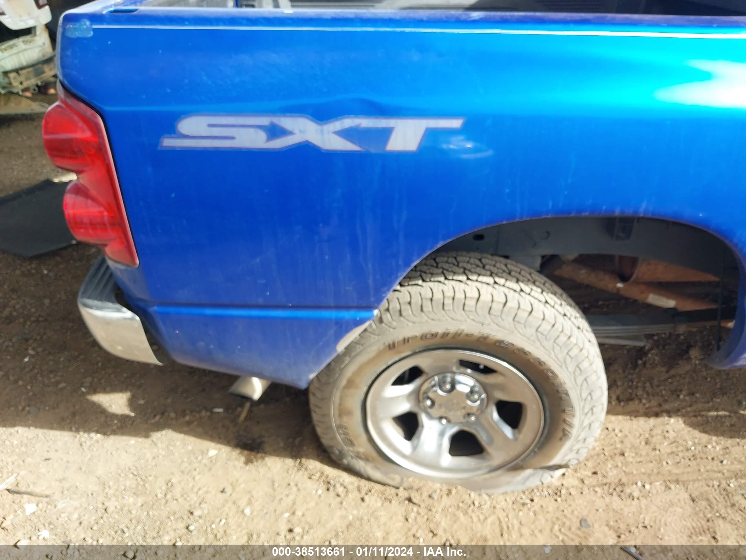 Photo 5 VIN: 1D7HA18K78J168810 - DODGE RAM 