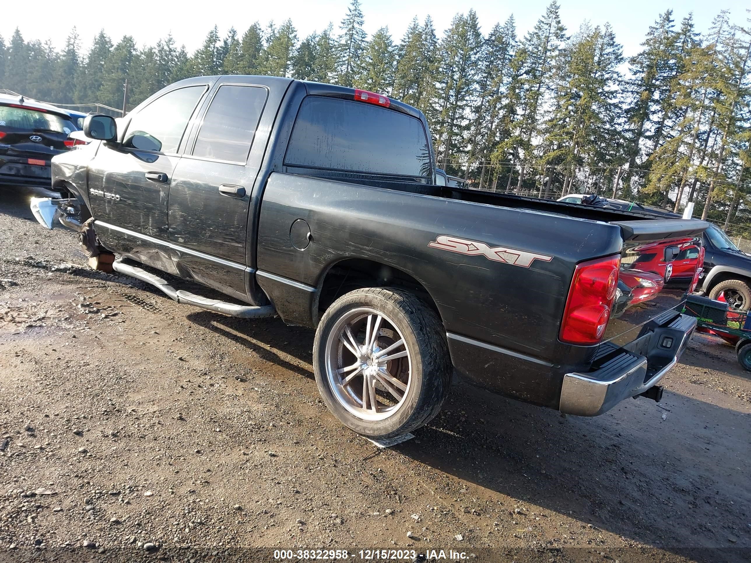 Photo 2 VIN: 1D7HA18K87J621573 - DODGE RAM 