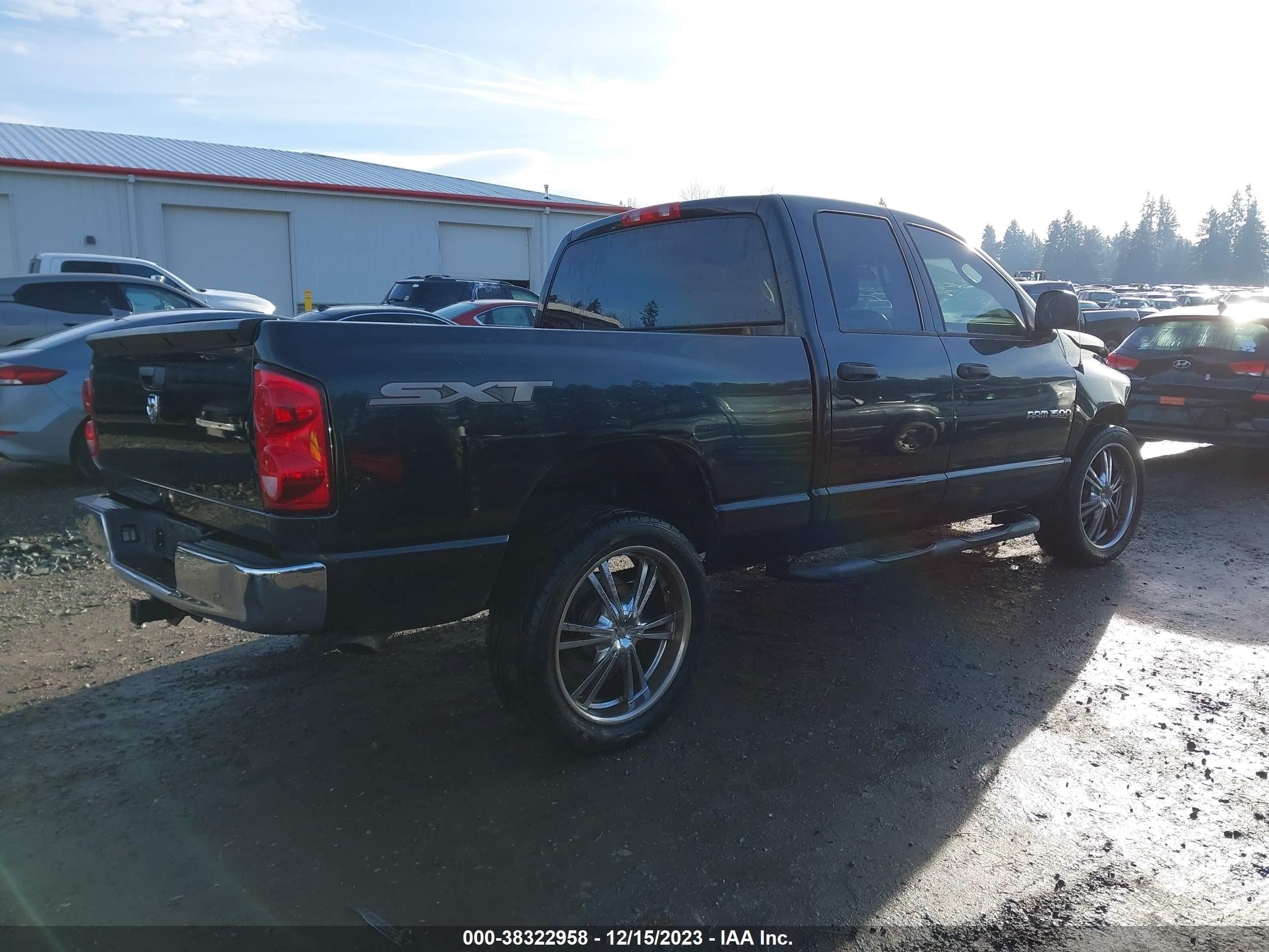 Photo 3 VIN: 1D7HA18K87J621573 - DODGE RAM 