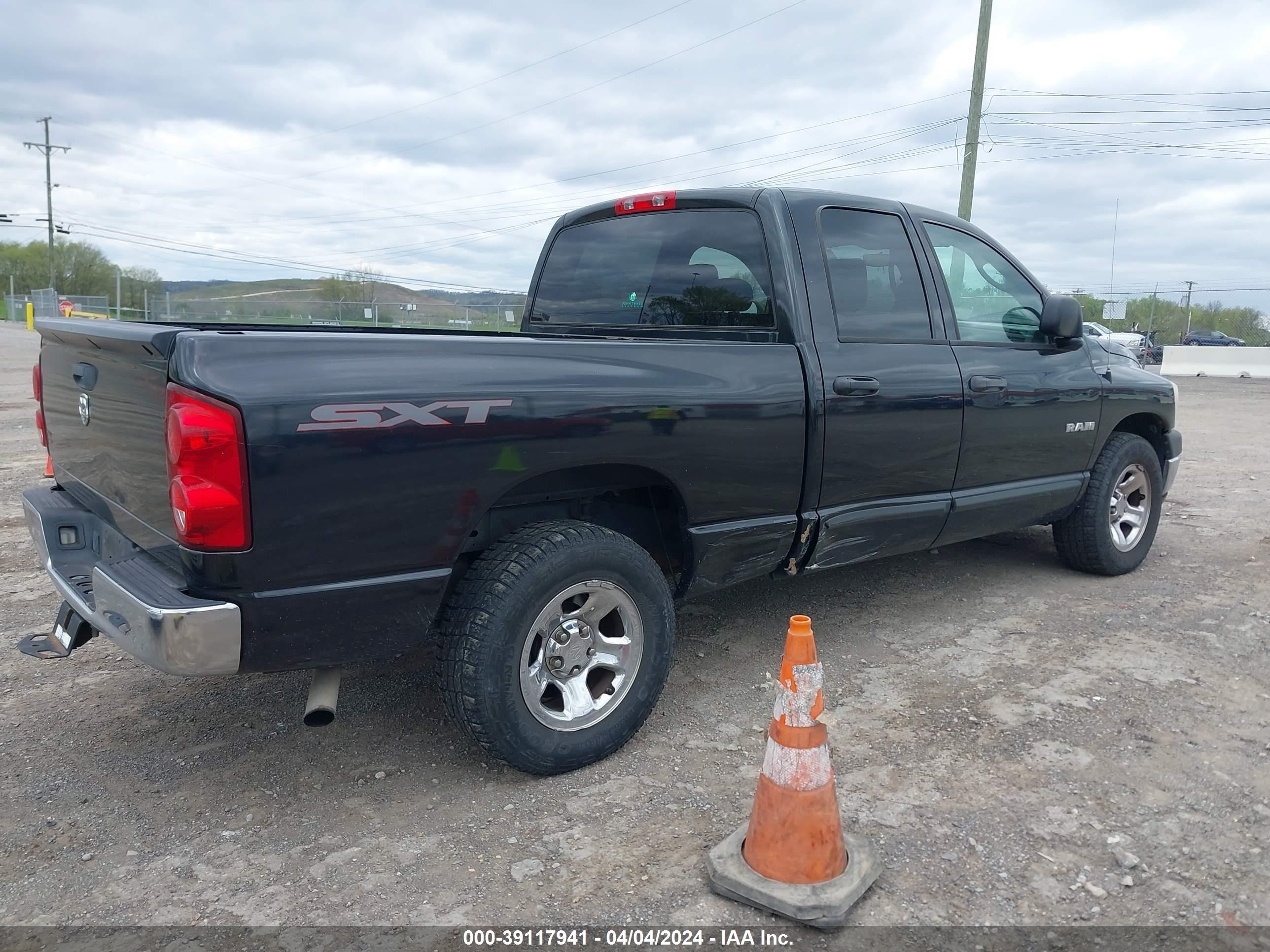 Photo 3 VIN: 1D7HA18KX8J205476 - DODGE RAM 