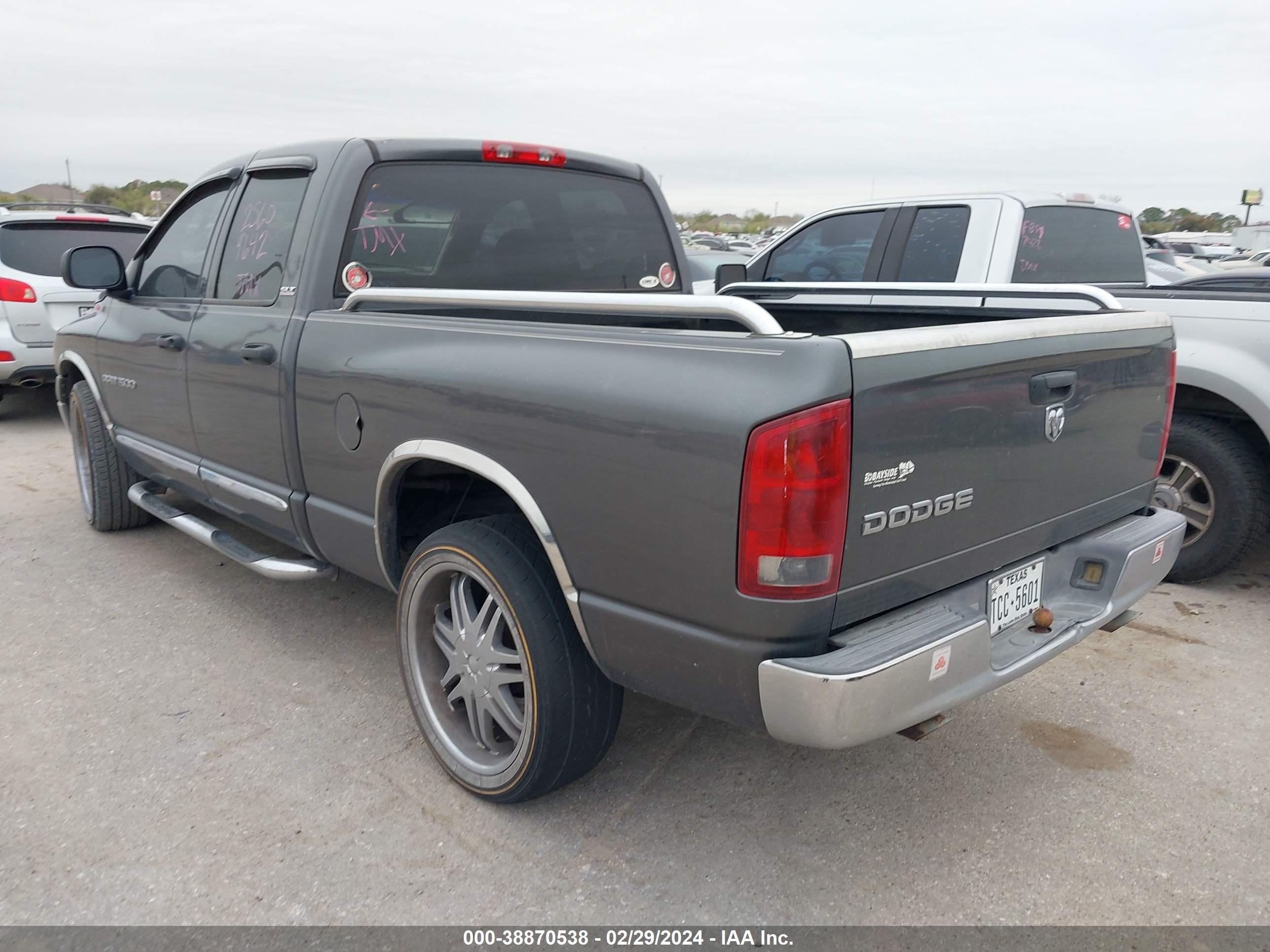 Photo 2 VIN: 1D7HA18N02S609642 - DODGE RAM 