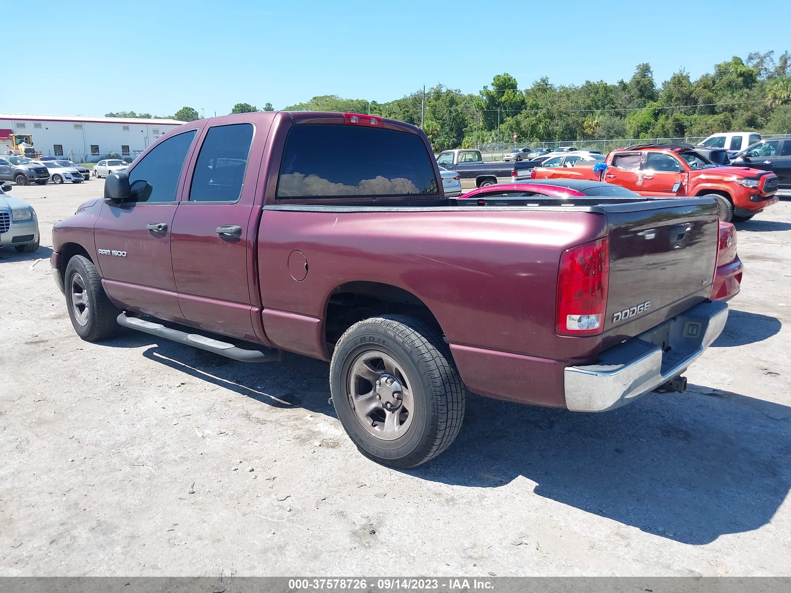 Photo 2 VIN: 1D7HA18N03S142241 - DODGE RAM 