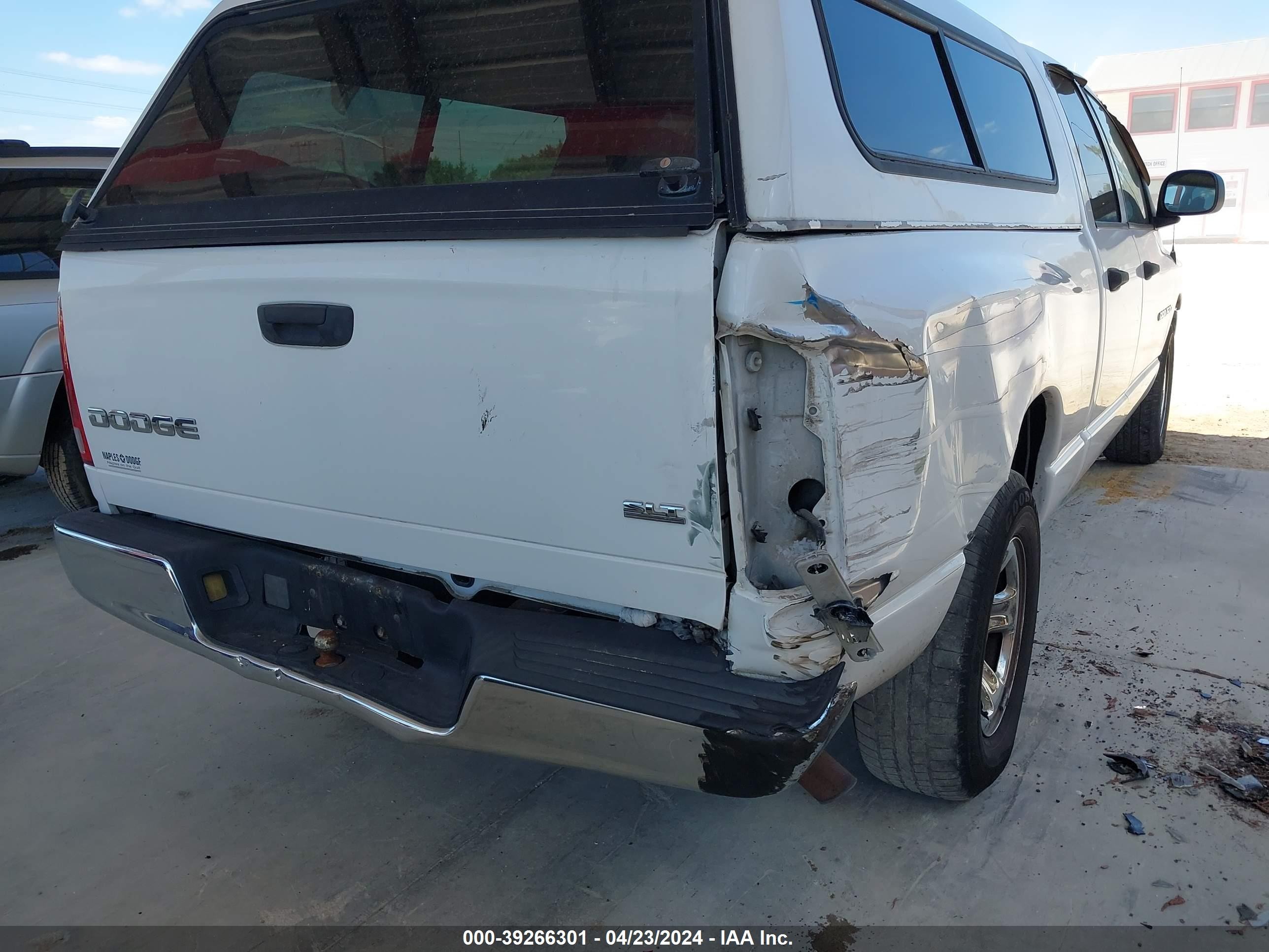 Photo 5 VIN: 1D7HA18N04J240354 - DODGE RAM 