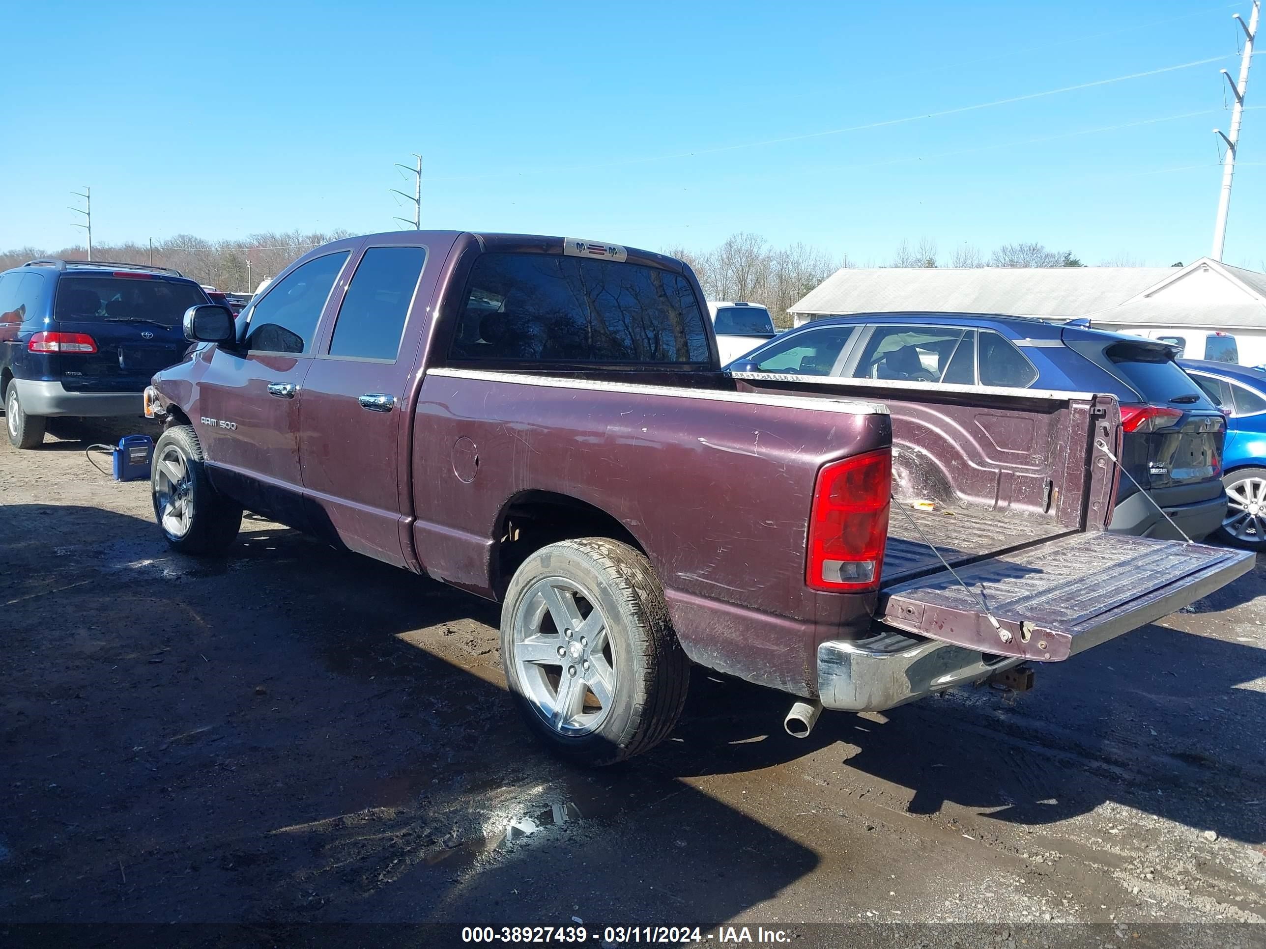 Photo 2 VIN: 1D7HA18N04S779339 - DODGE RAM 