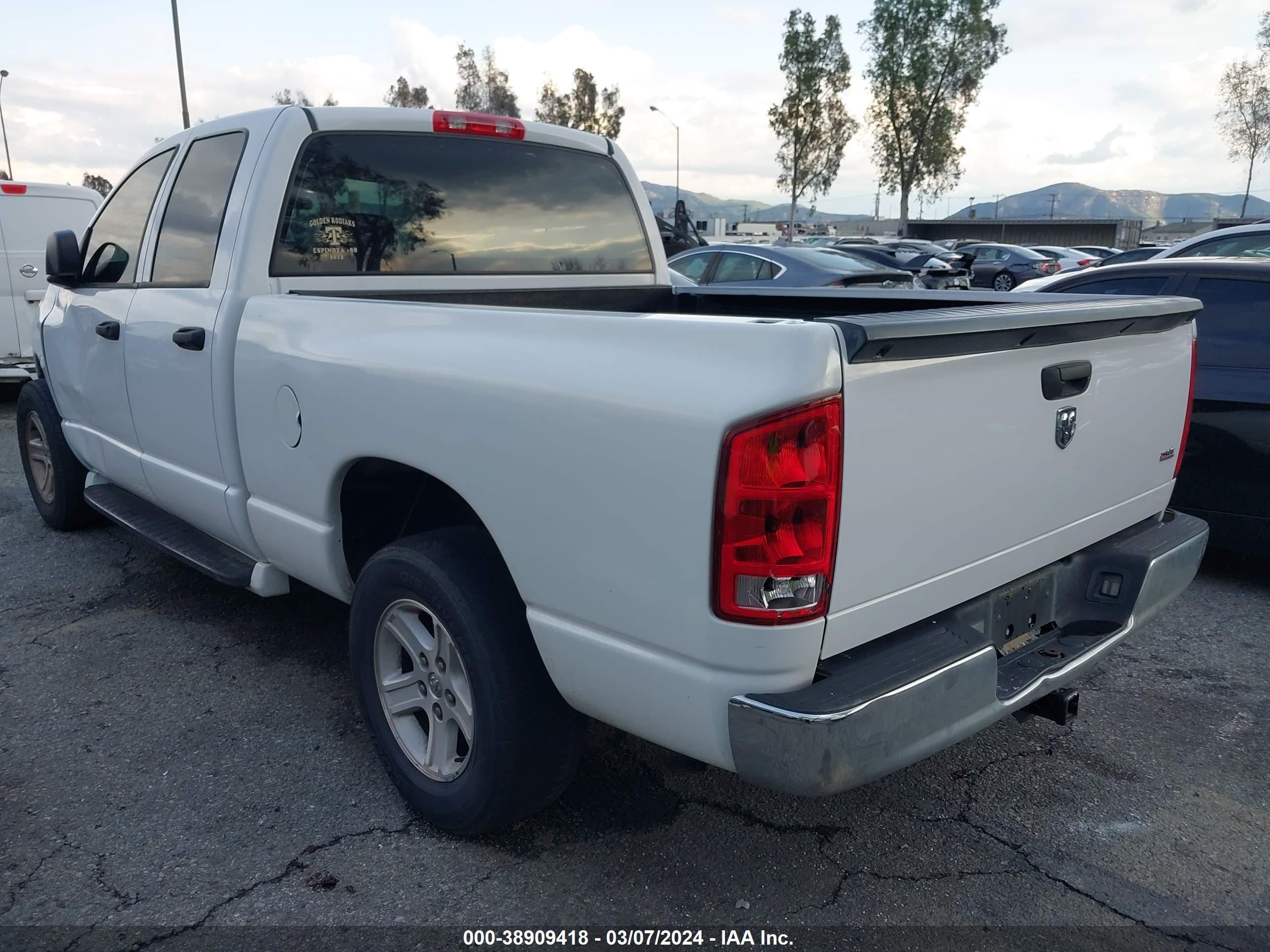 Photo 2 VIN: 1D7HA18N06S594243 - DODGE RAM 