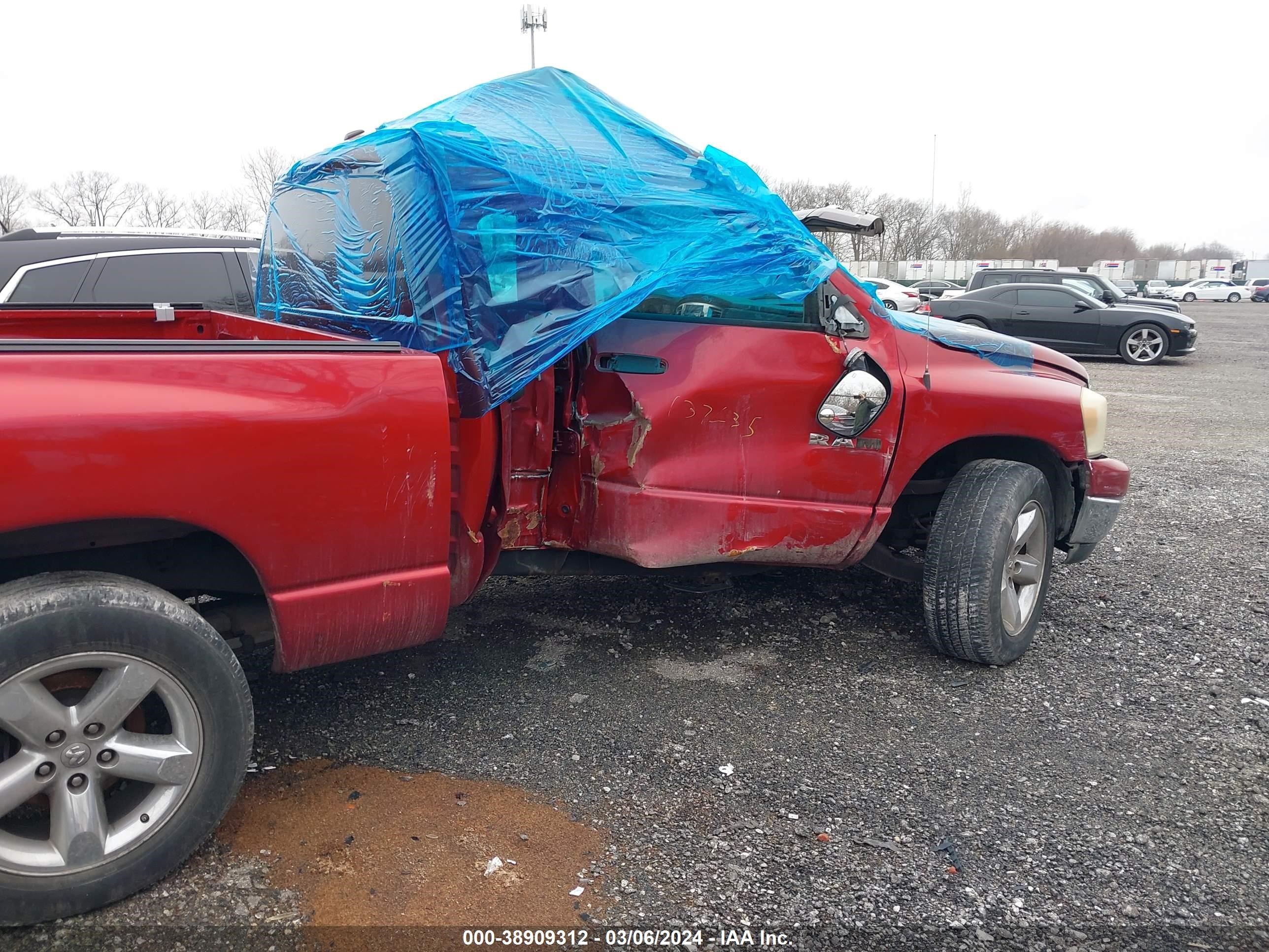 Photo 3 VIN: 1D7HA18N08J137635 - DODGE RAM 