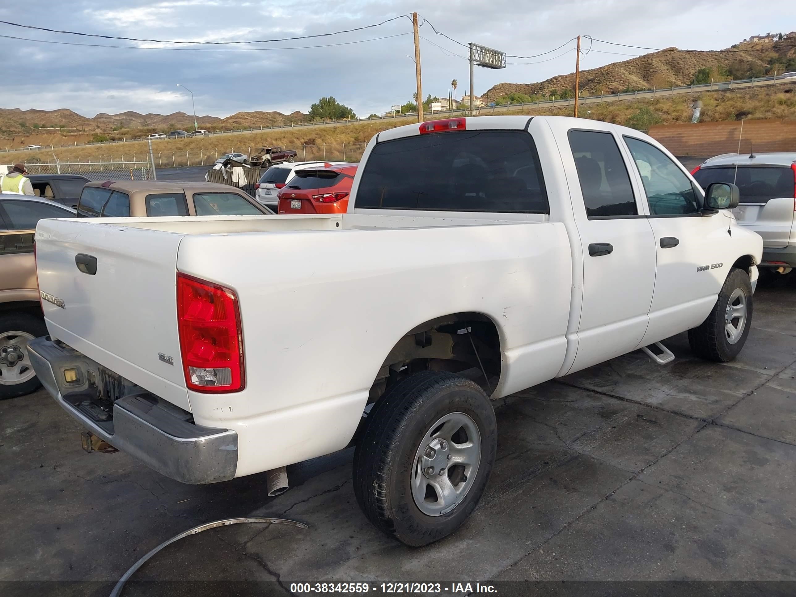 Photo 3 VIN: 1D7HA18N14J275937 - DODGE RAM 