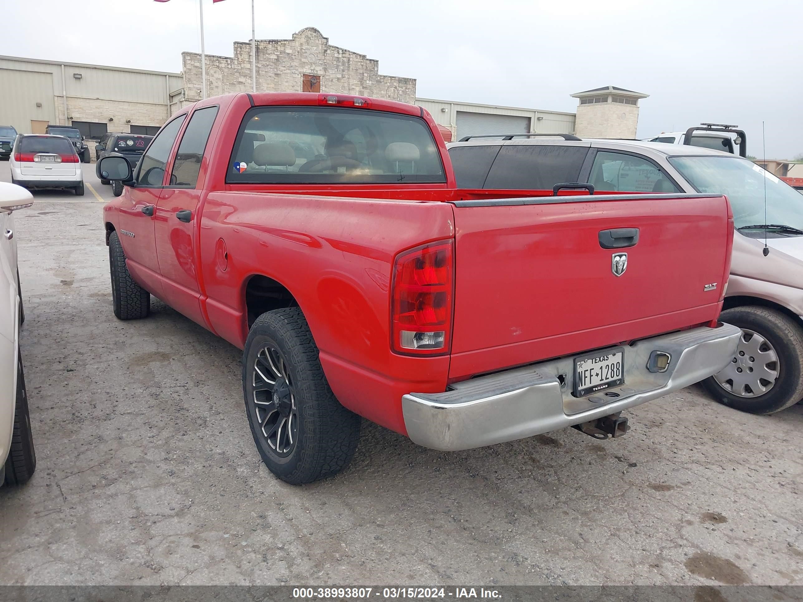 Photo 2 VIN: 1D7HA18N15S357730 - DODGE RAM 