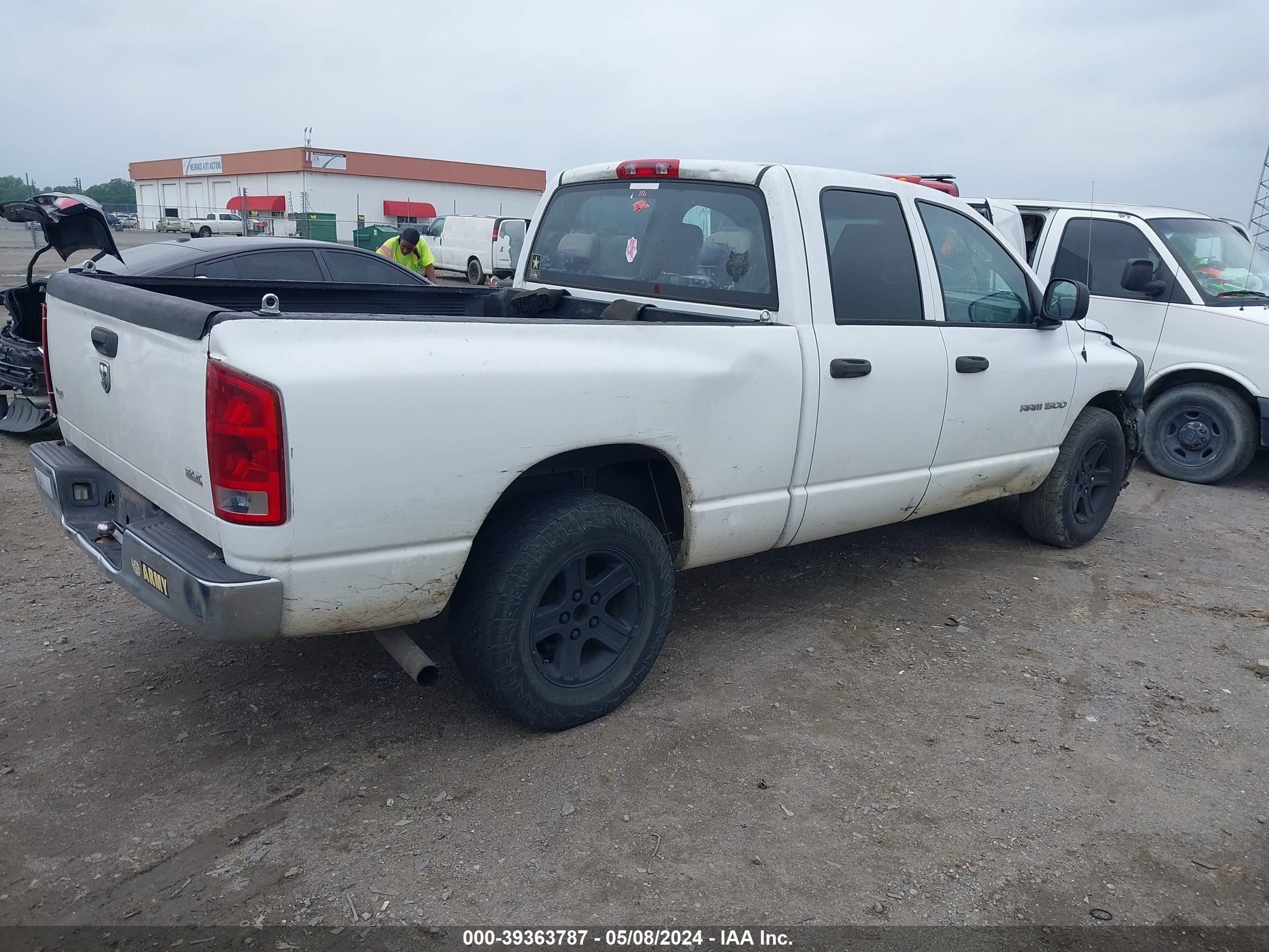 Photo 3 VIN: 1D7HA18N16J140962 - DODGE RAM 