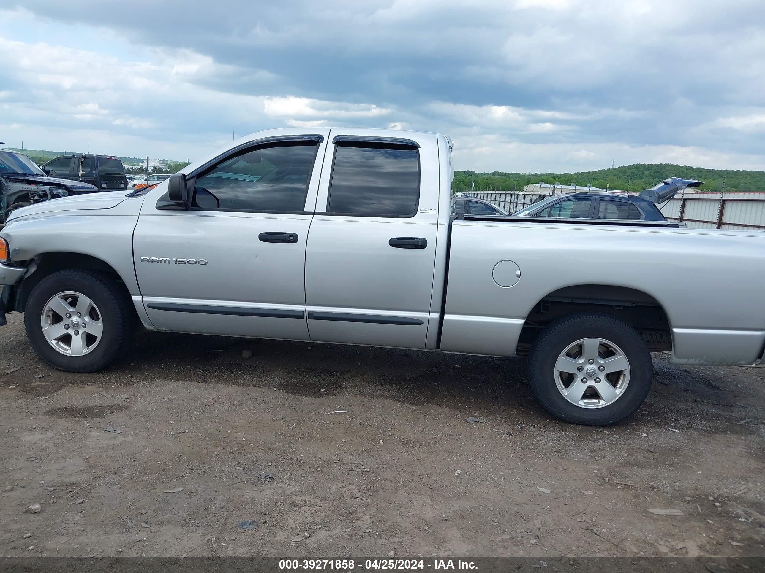 Photo 13 VIN: 1D7HA18N22S678848 - DODGE RAM 