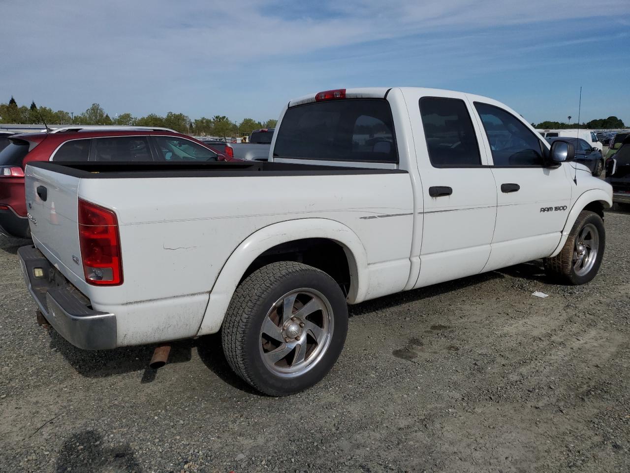 Photo 2 VIN: 1D7HA18N23S231437 - DODGE RAM 