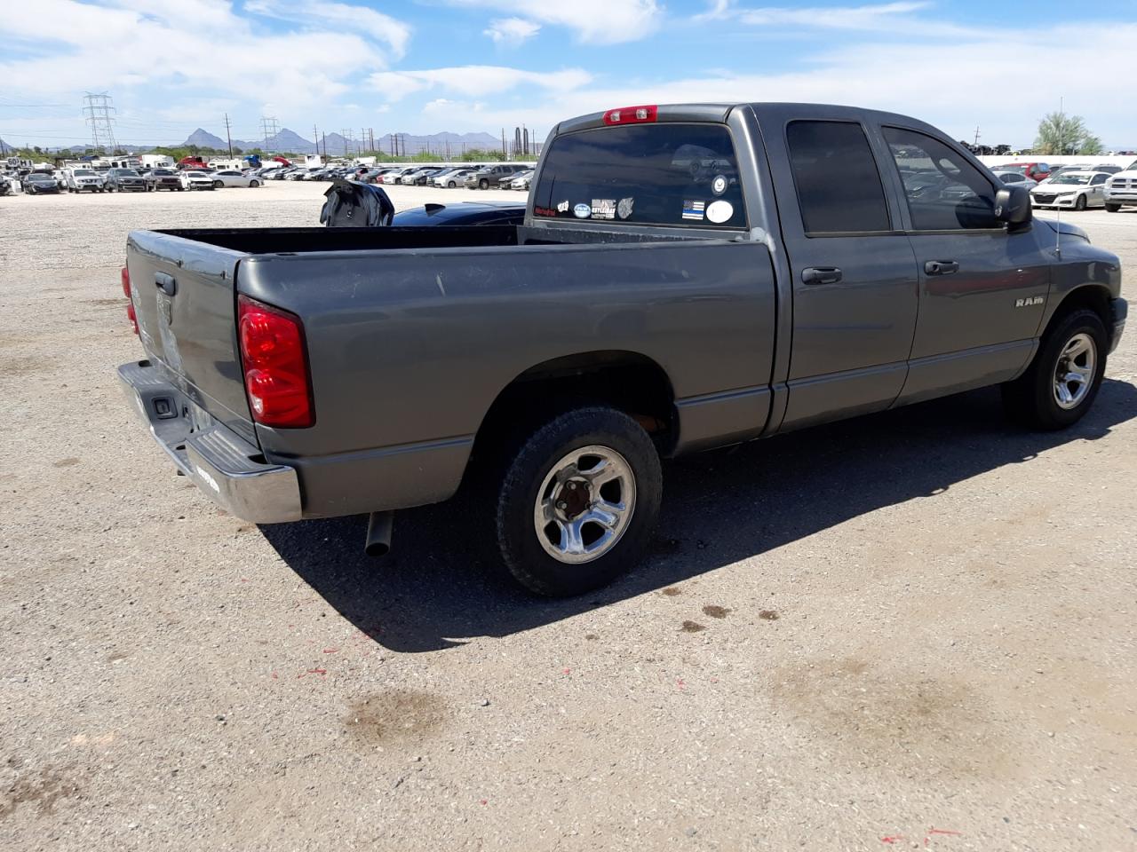 Photo 2 VIN: 1D7HA18N28S589418 - DODGE RAM 