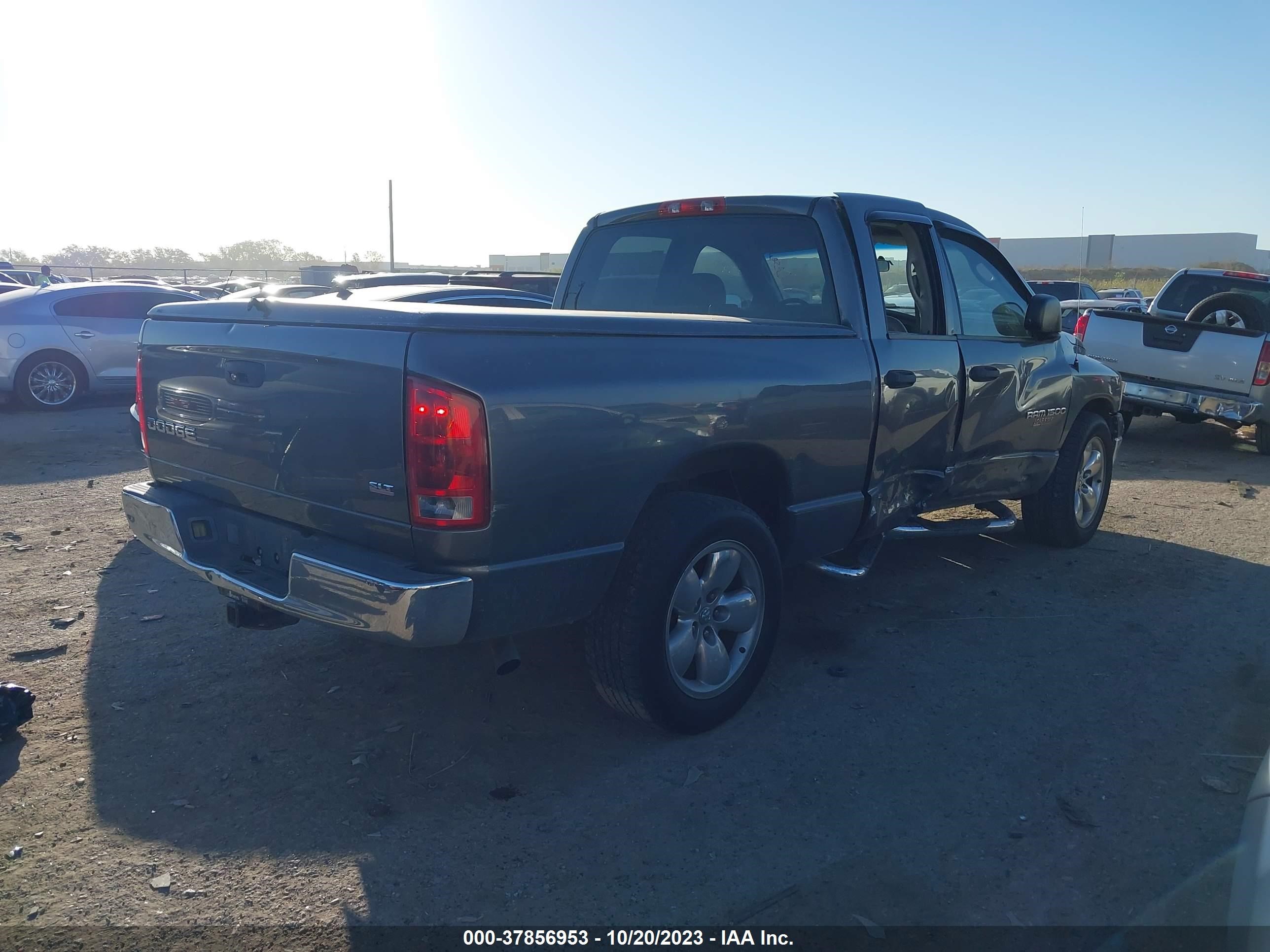 Photo 3 VIN: 1D7HA18N33J631125 - DODGE RAM 