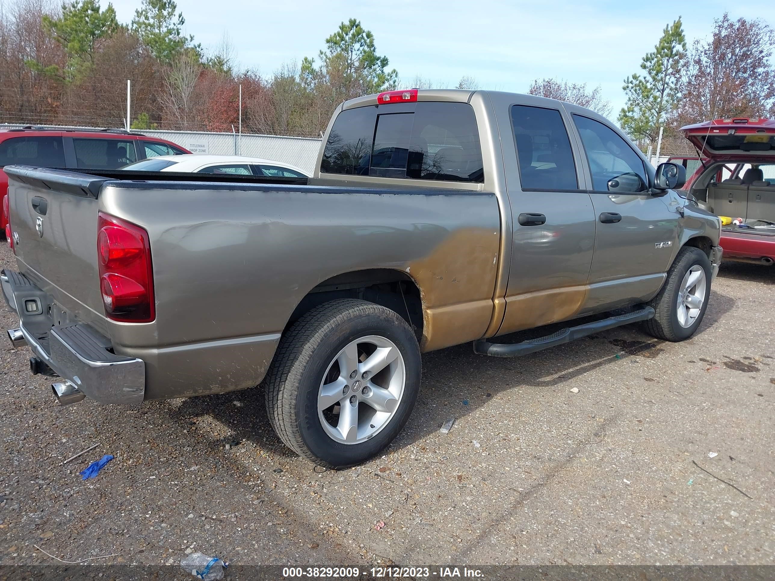 Photo 3 VIN: 1D7HA18N38J126418 - DODGE RAM 