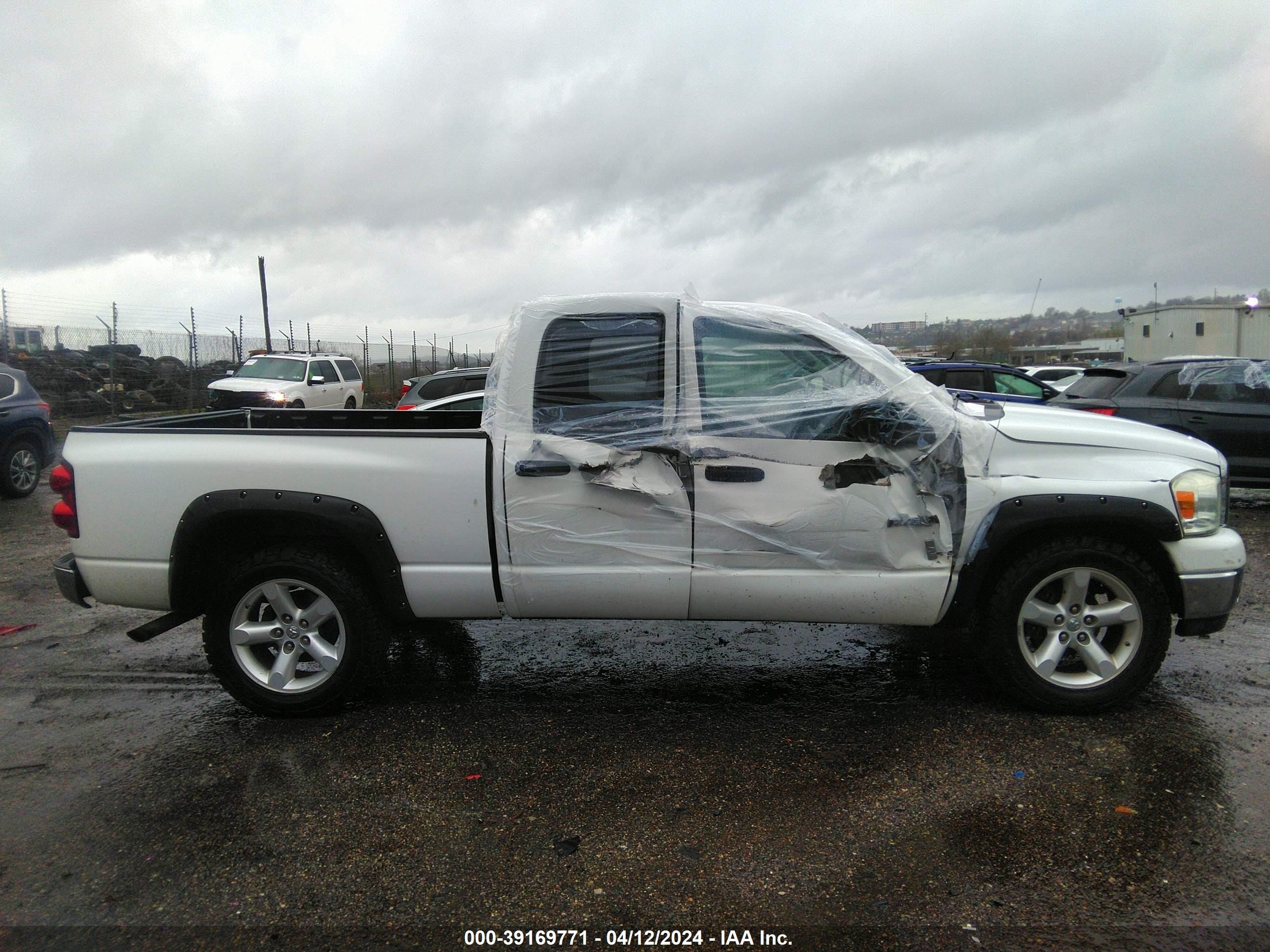 Photo 5 VIN: 1D7HA18N38J225627 - DODGE RAM 