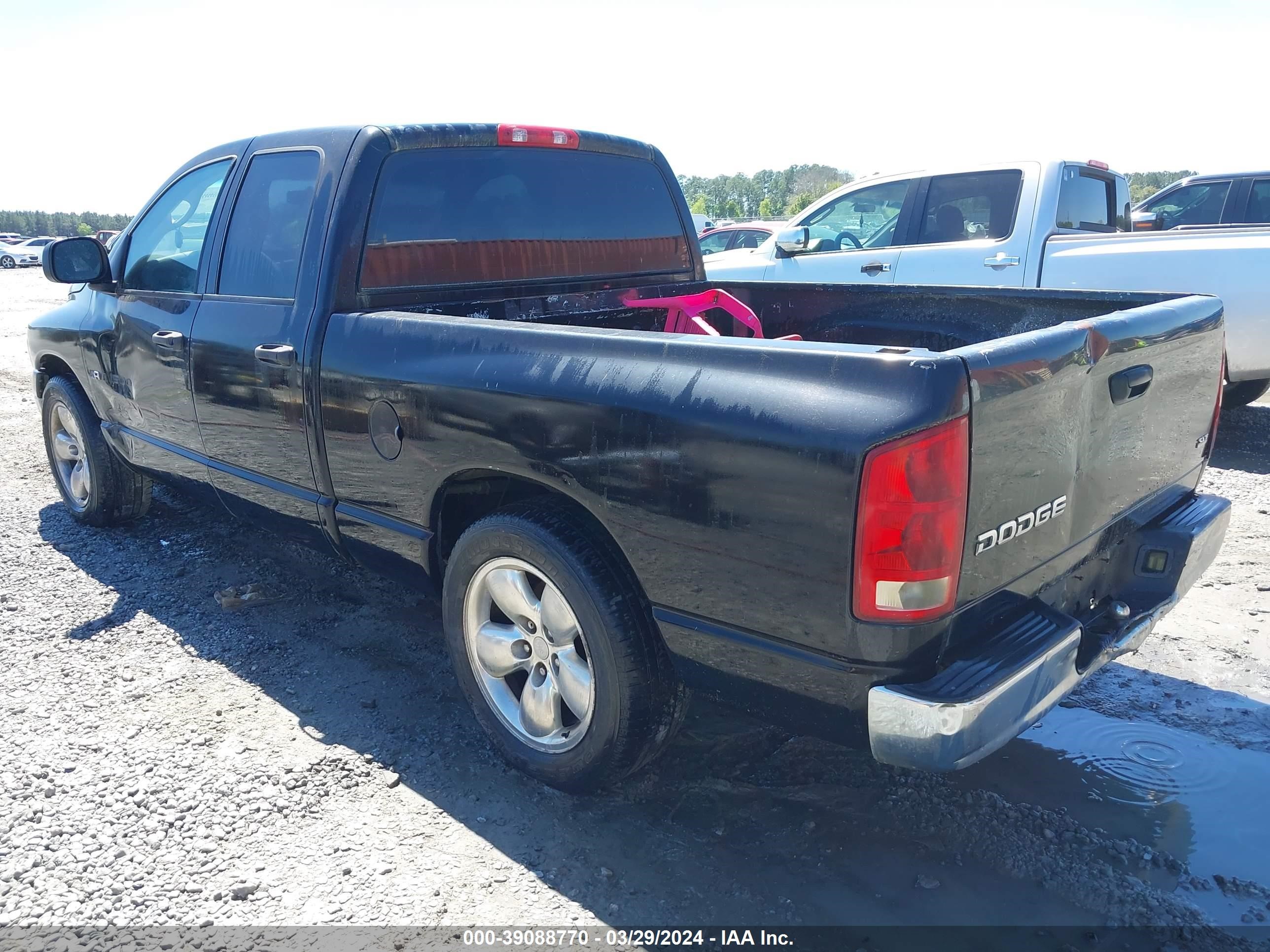 Photo 2 VIN: 1D7HA18N43J624717 - DODGE RAM 