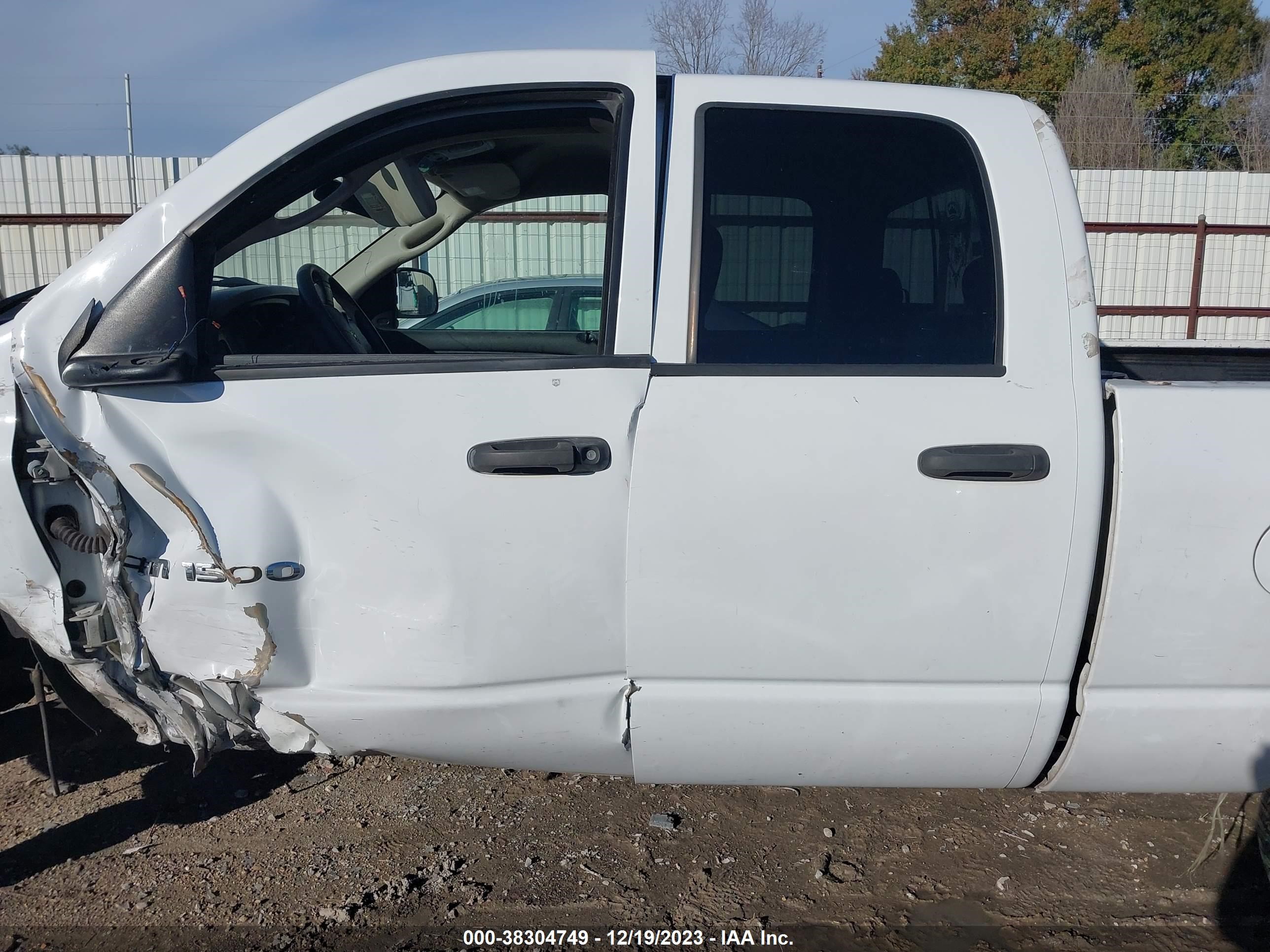 Photo 13 VIN: 1D7HA18N44S514617 - DODGE RAM 