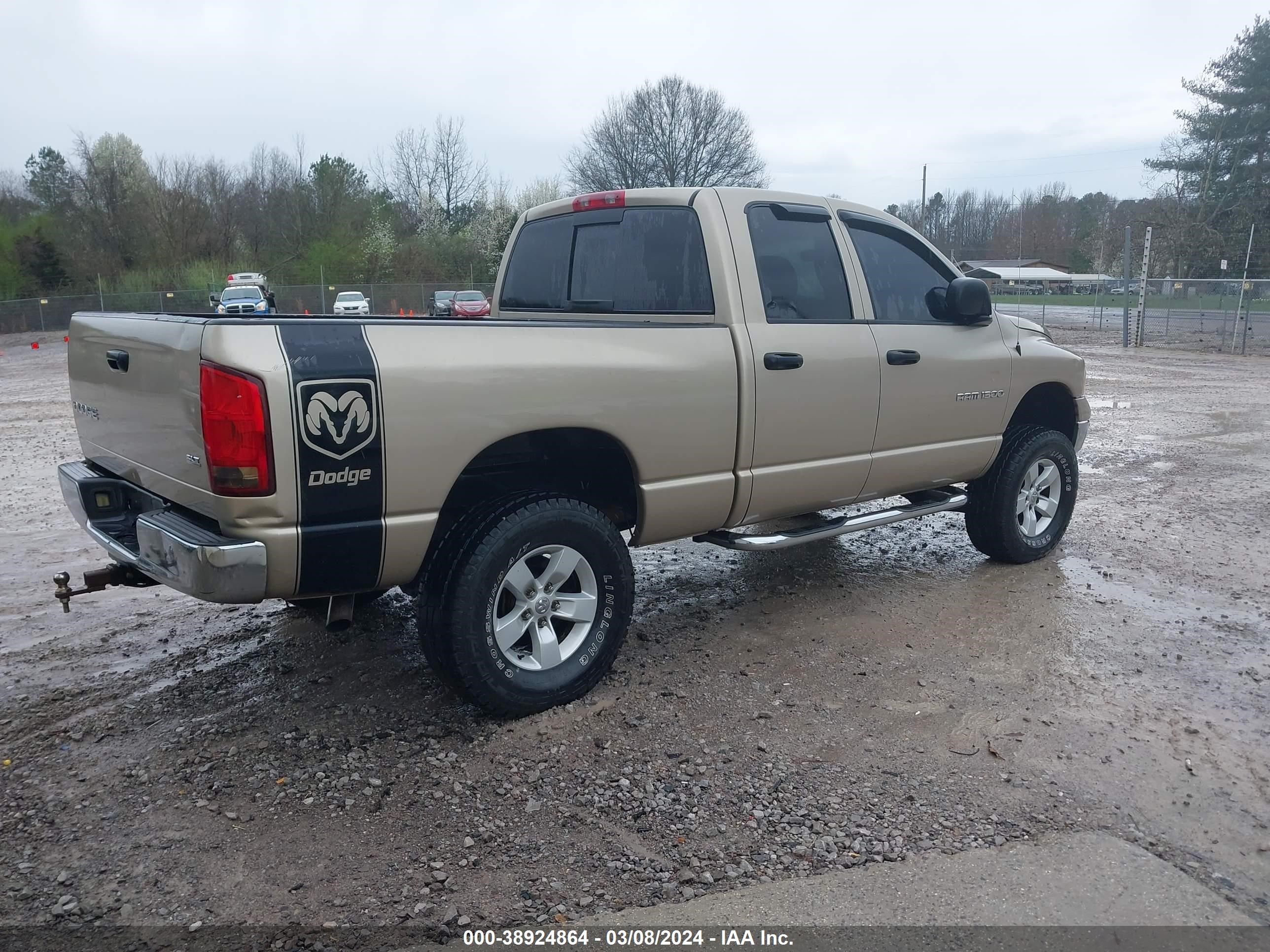 Photo 3 VIN: 1D7HA18N44S532650 - DODGE RAM 