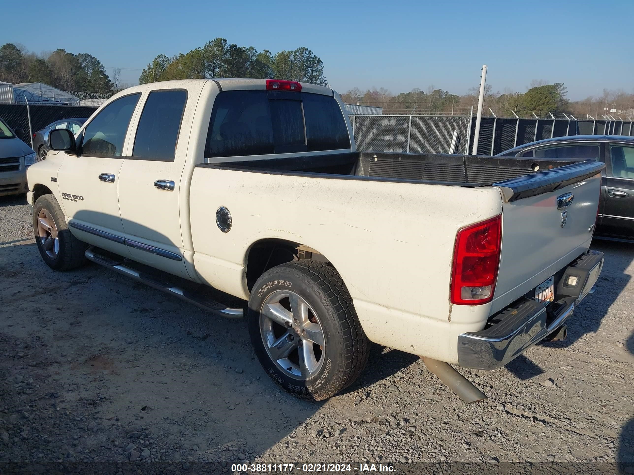 Photo 2 VIN: 1D7HA18N46J200653 - DODGE RAM 