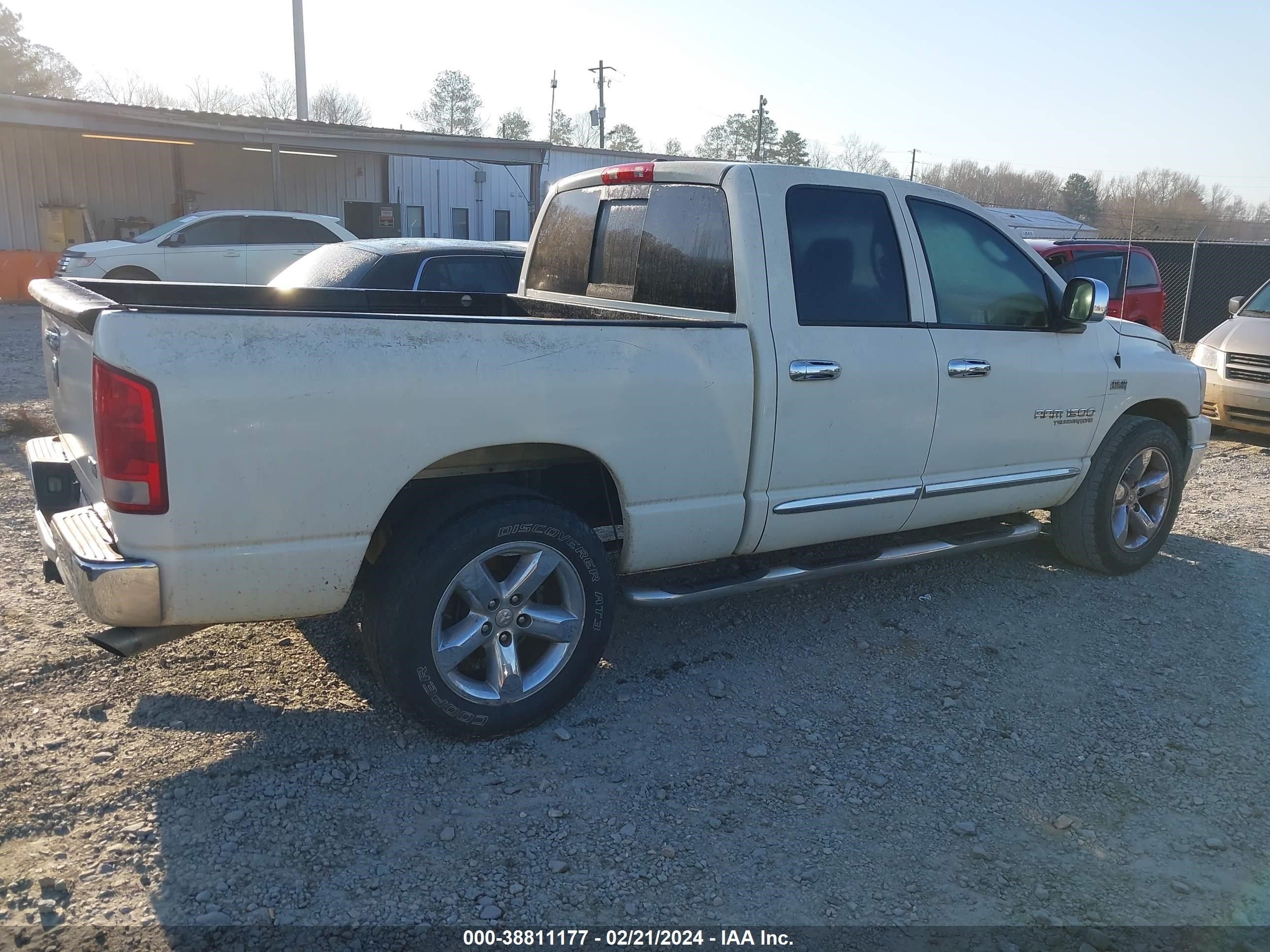 Photo 3 VIN: 1D7HA18N46J200653 - DODGE RAM 